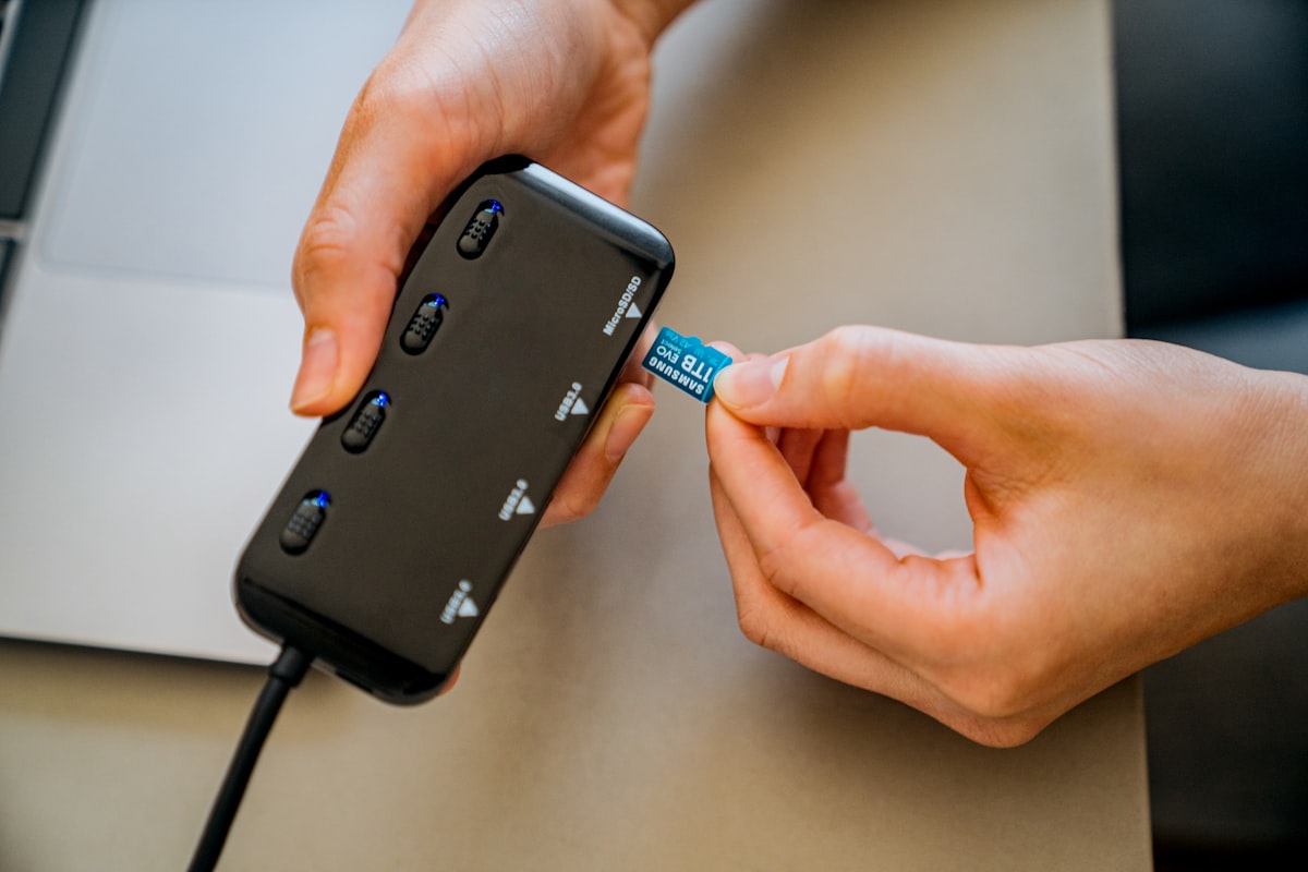 Чому швидкий зарядний пристрій не заряджає швидко: перевірка кабелю та адаптера