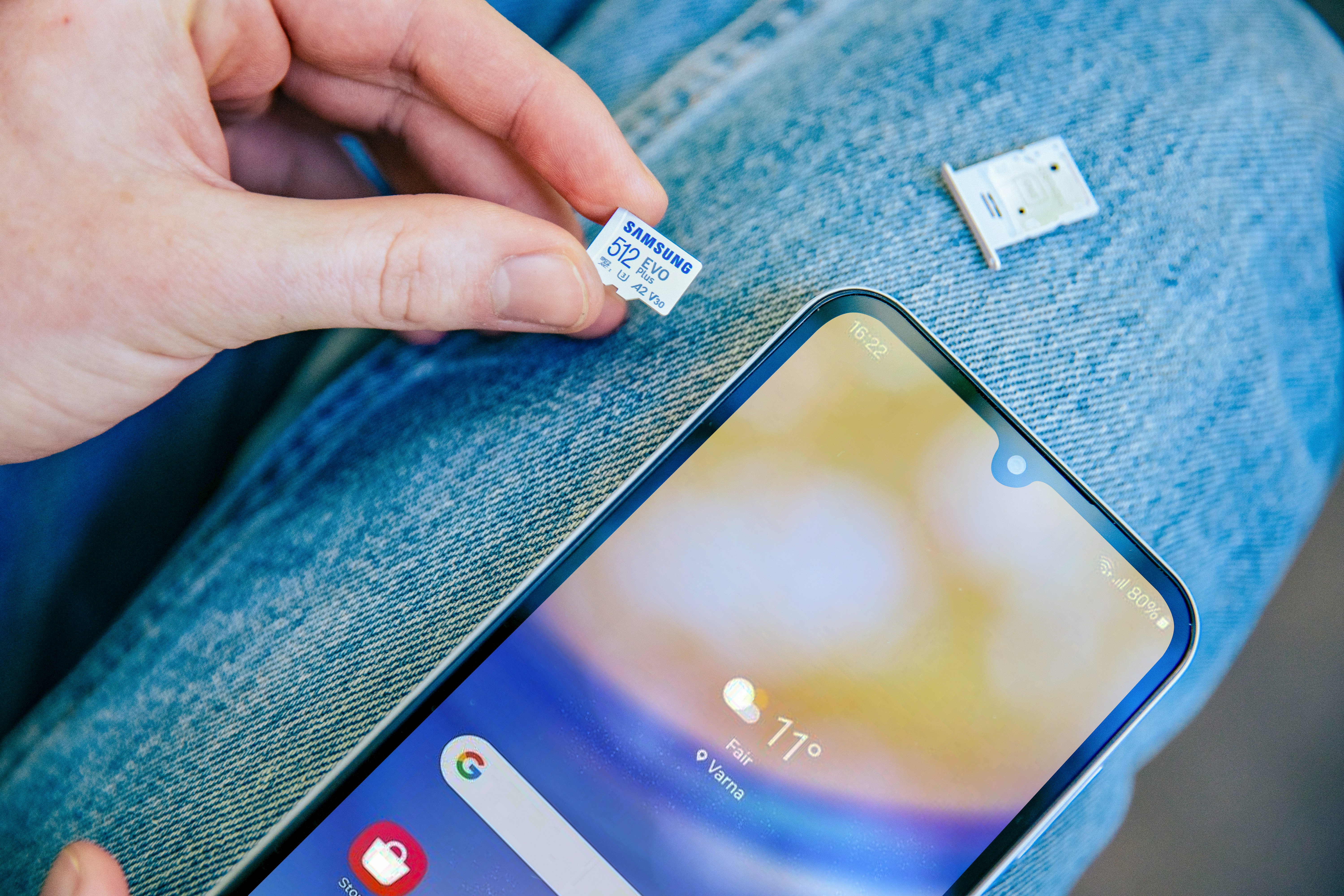 Smartphone Prices Set to Climb 15% — Luxury Spending and Asset Allocation at Risk