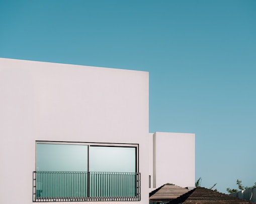 Ventana de aluminio línea Módena con DVH instalada en vivienda particular