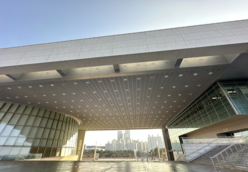 A large building with a lot of windows on it