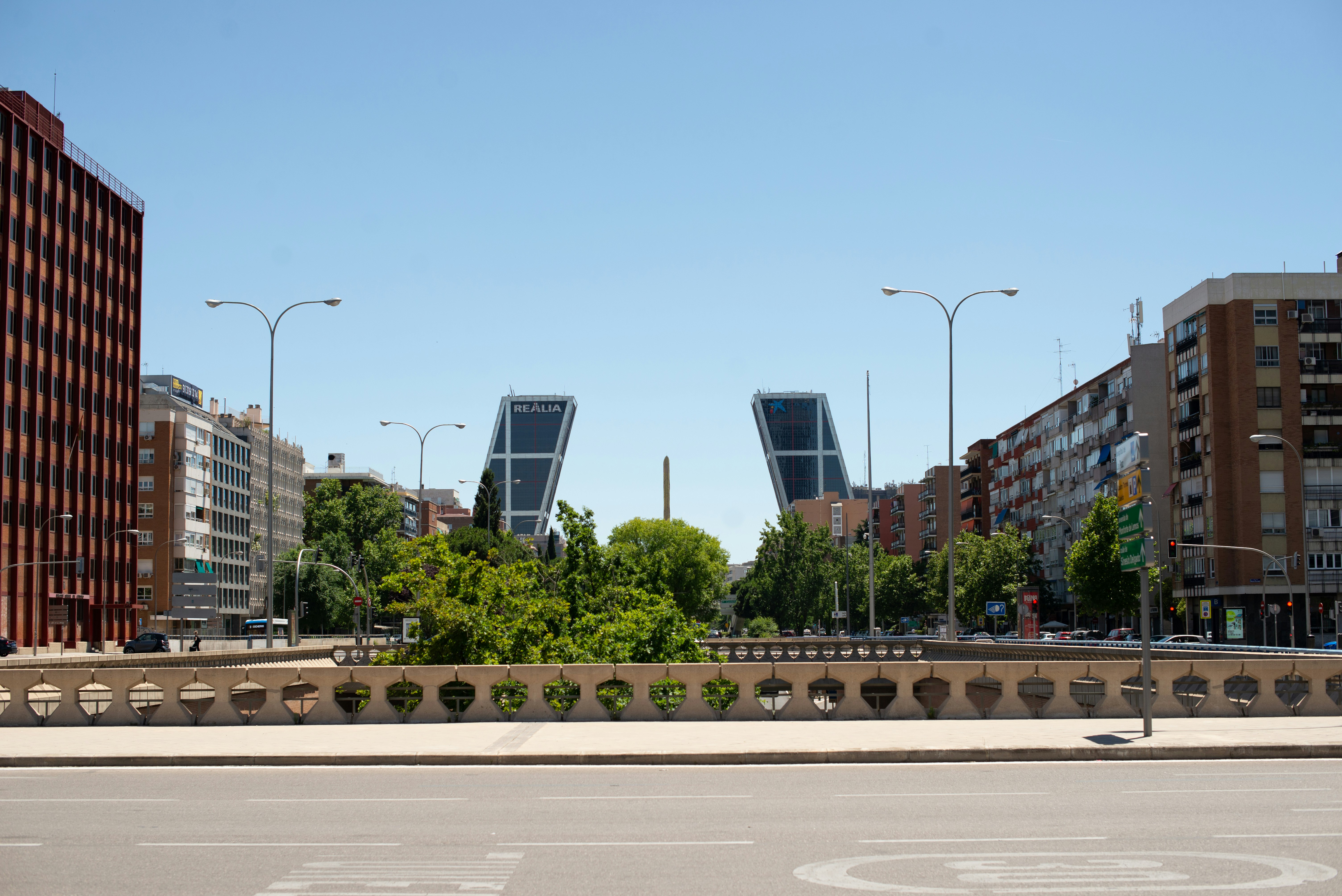 Panorámica de las Torres KIO, Madrid, España
