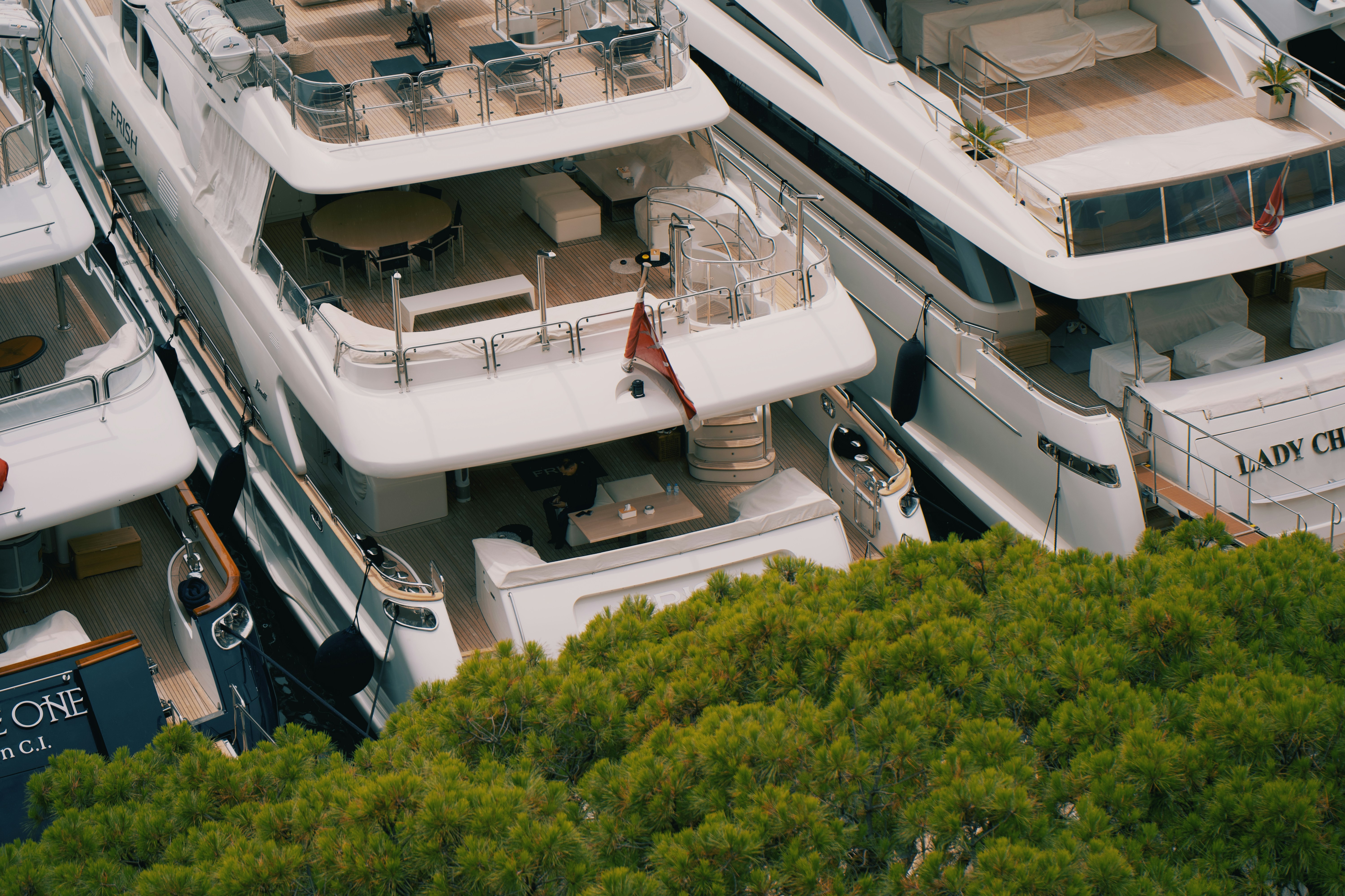 A bunch of boats that are sitting in the water