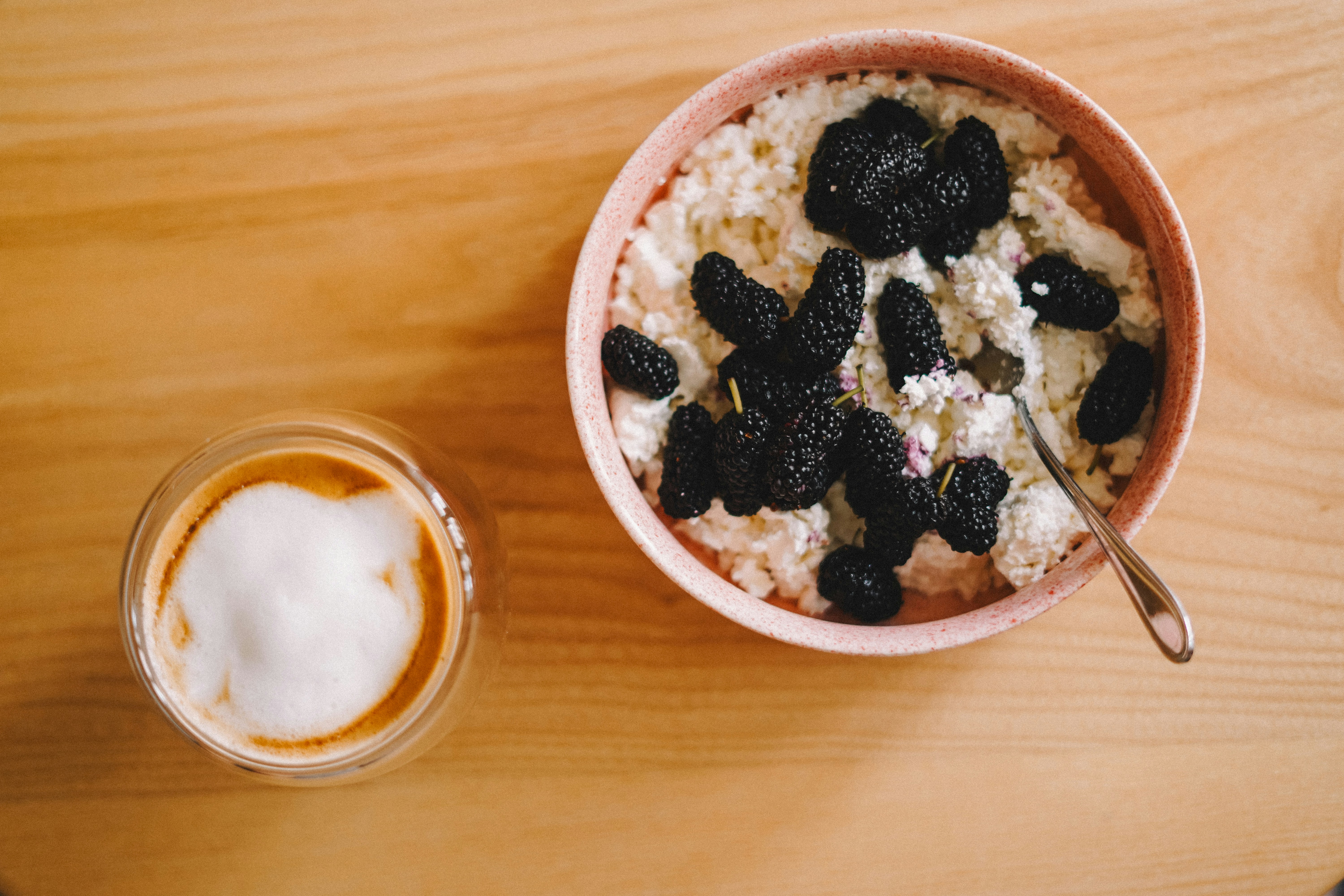Diferença entre Kefir e Iogurte: Origens e Benefícios