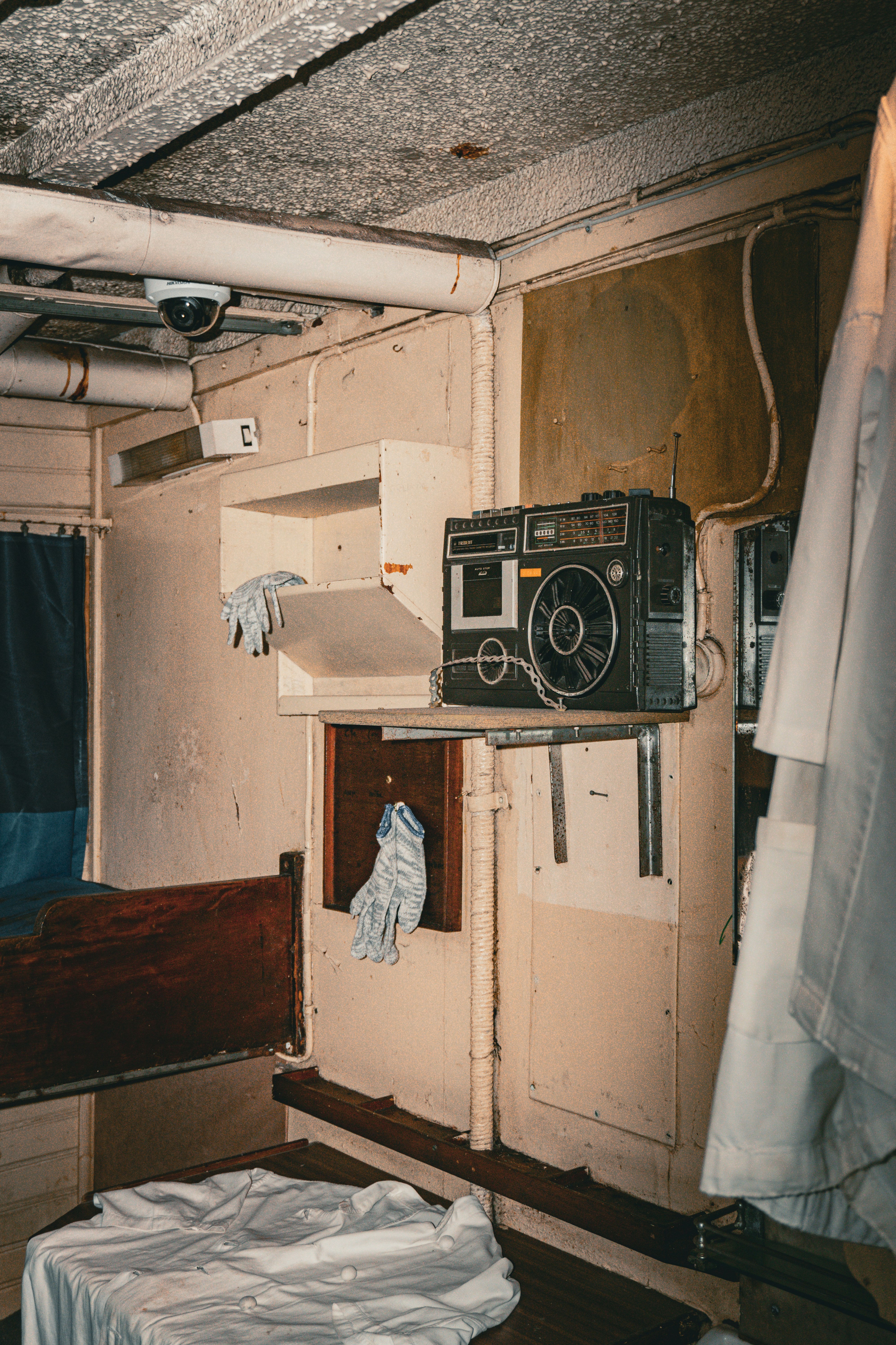 rustic laundry room, wallpaper, Rustic Laundry Room Design: Common Mistakes 4