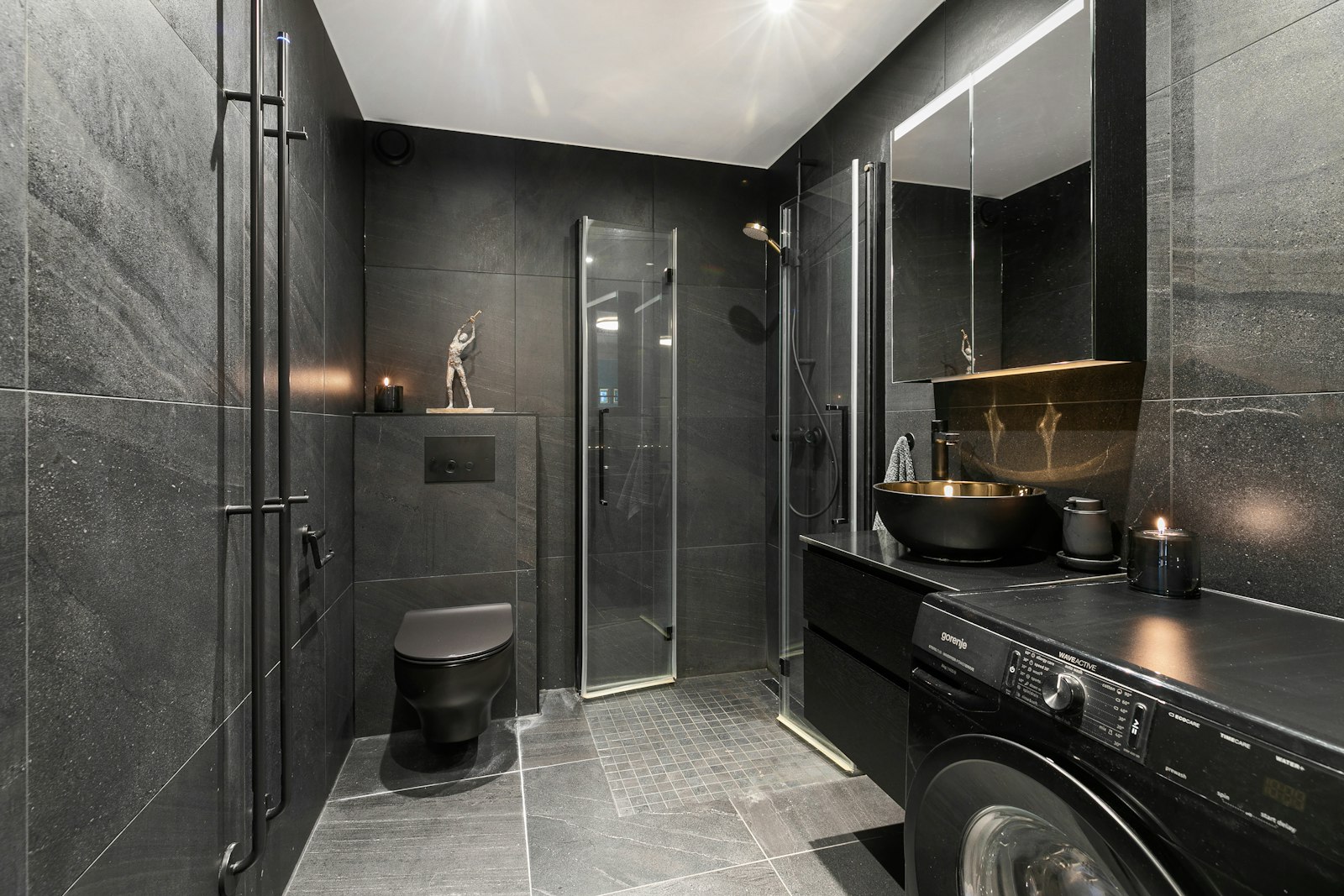 How to Make a Powder room Feel Twice as Big