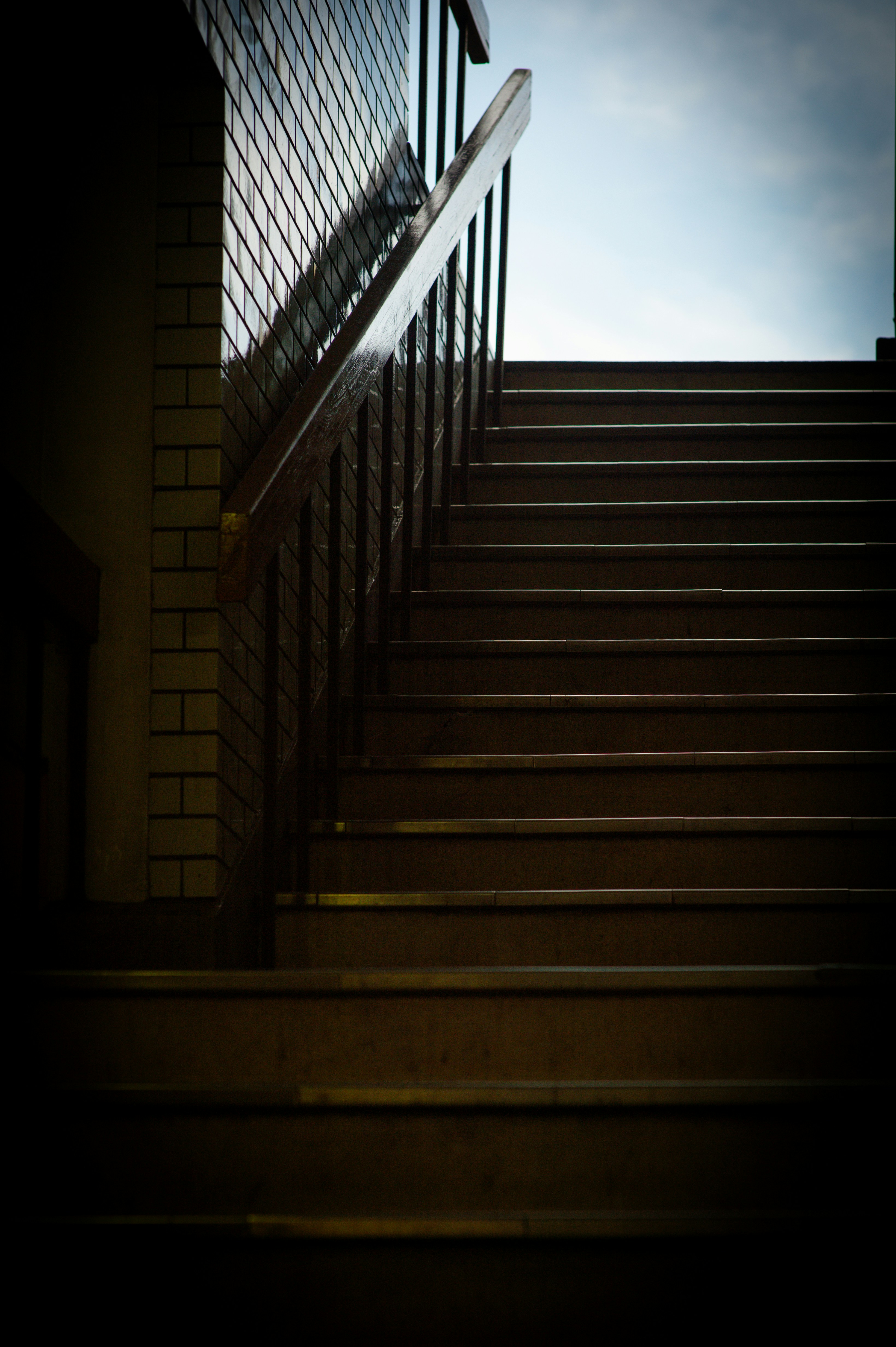 A stairway with a railing and a hand rail photo – Free 日本、大阪府大阪市中央区谷町9 ...