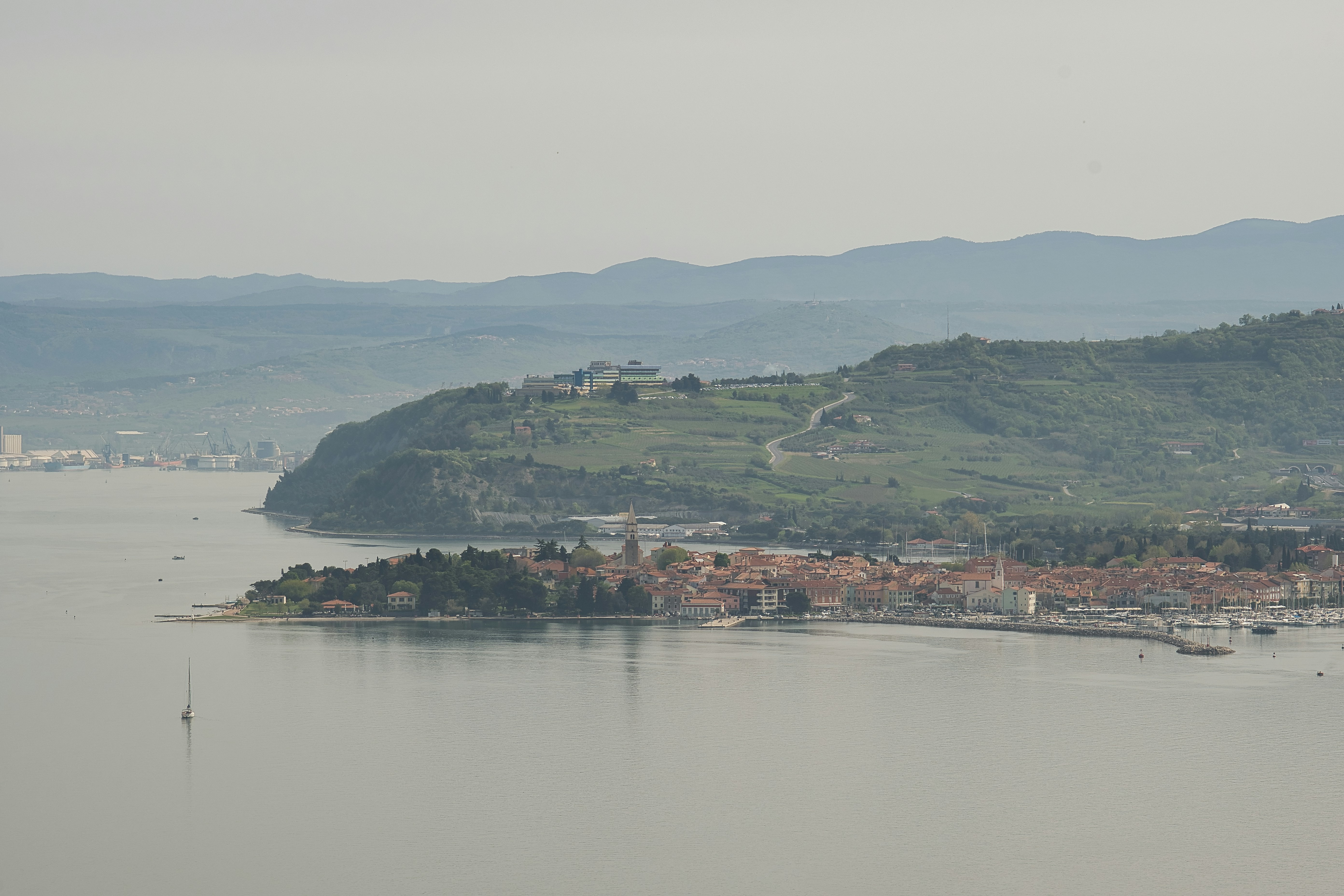 Izola – Geography & Spatial Structure