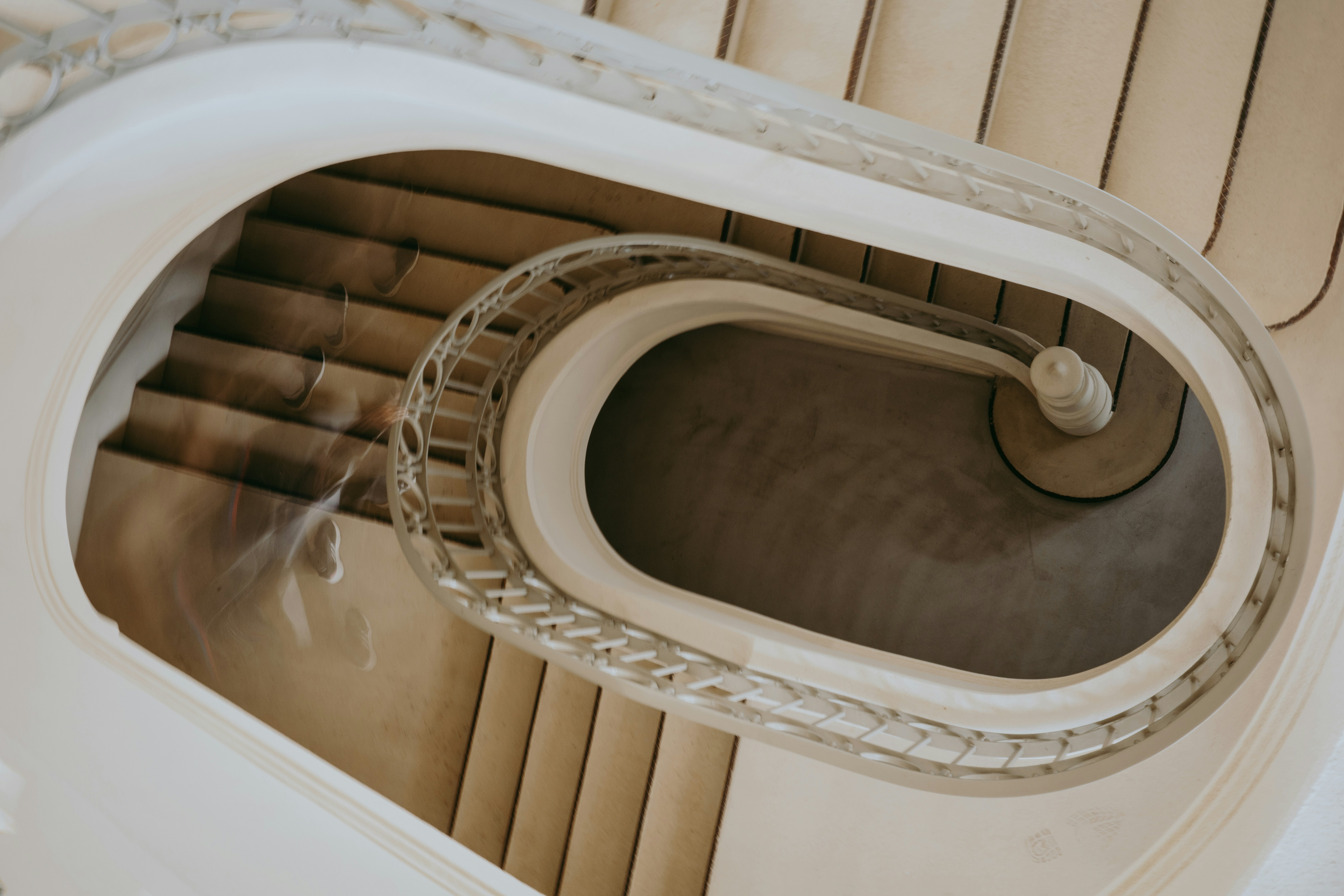 People running... and not getting anywhere