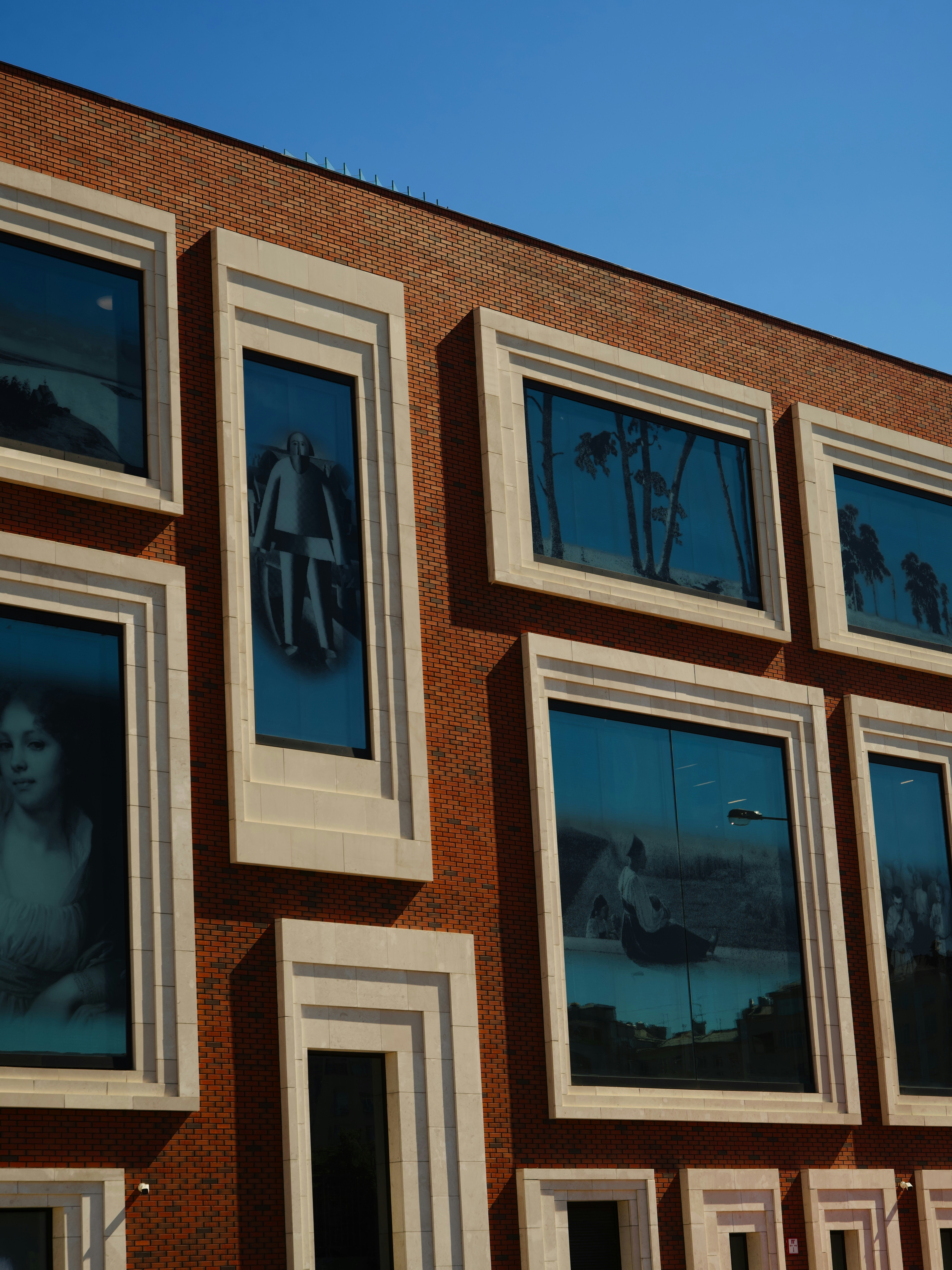 A building that has a bunch of windows on it