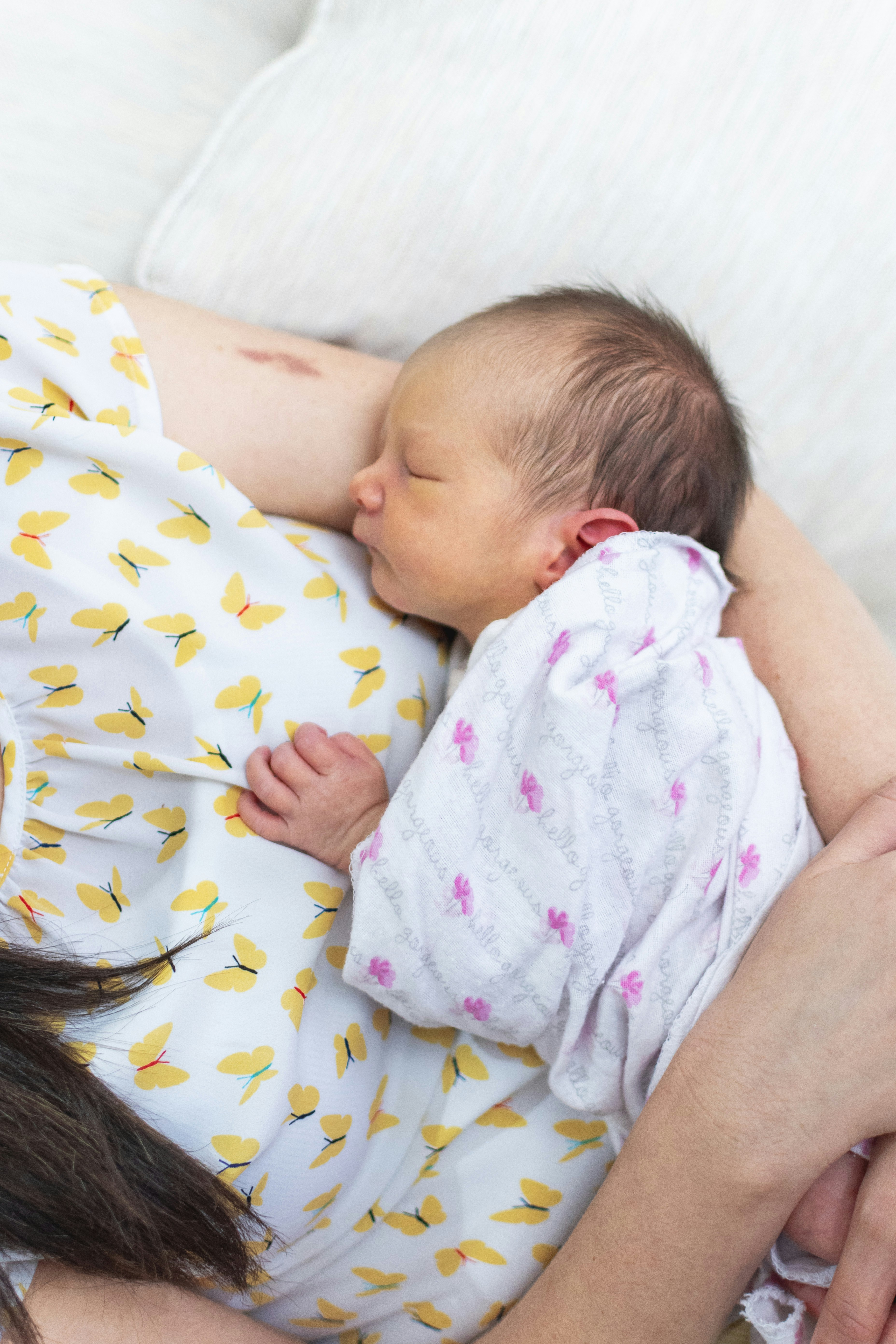 9 Practical Motherhood Tips for Soothing Colicky Babies