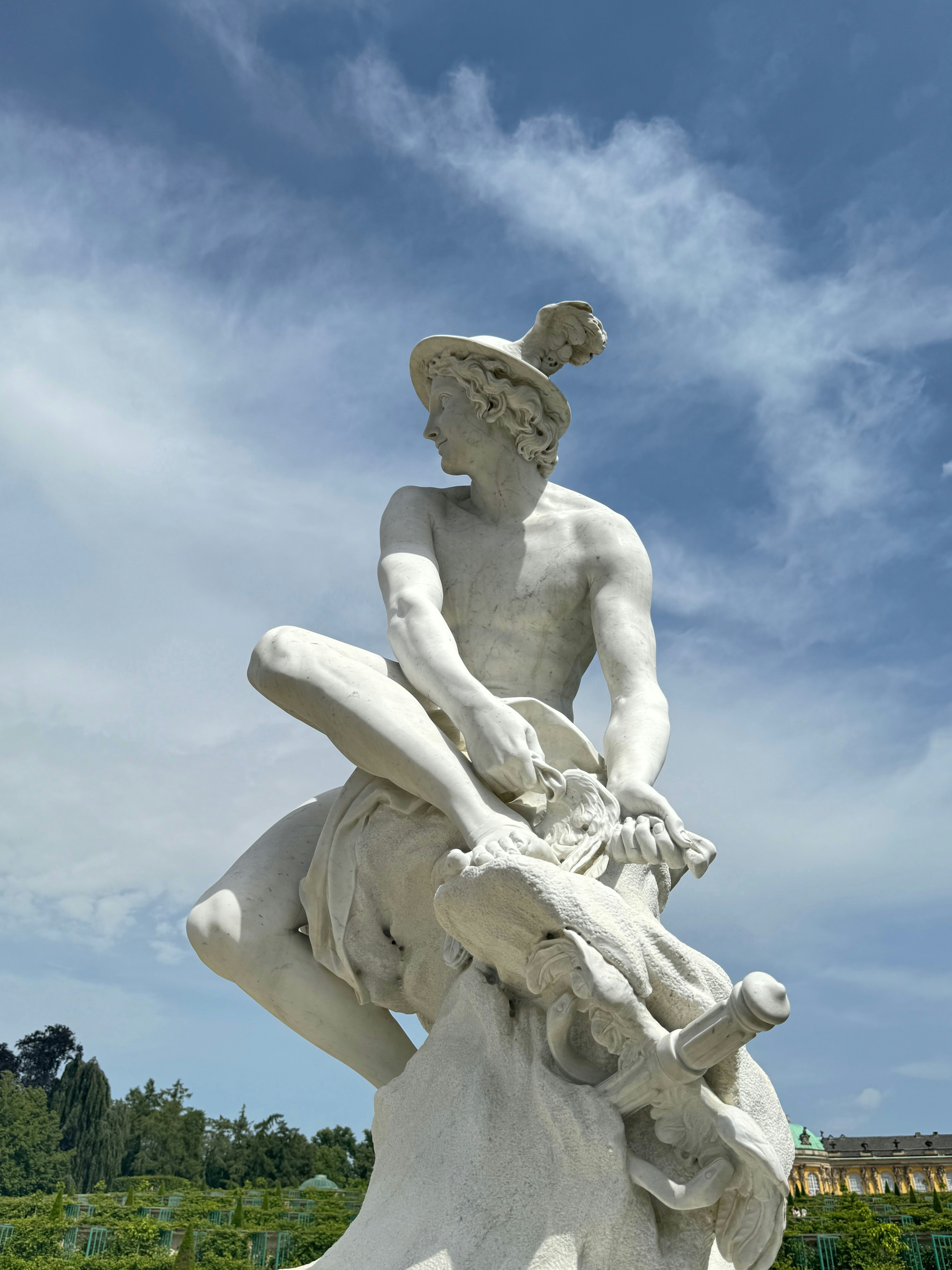 photo-1720691372813-9addeb3659ca?ixid=M3wxMjA3fDB8MXxzZWFyY2h8MTJ8fHl1cG9vJTIwaGVybWVzfGVufDB8fHx8MTc2NTI1MDQ4N3ww\u0026ixlib=rb-4.1.0