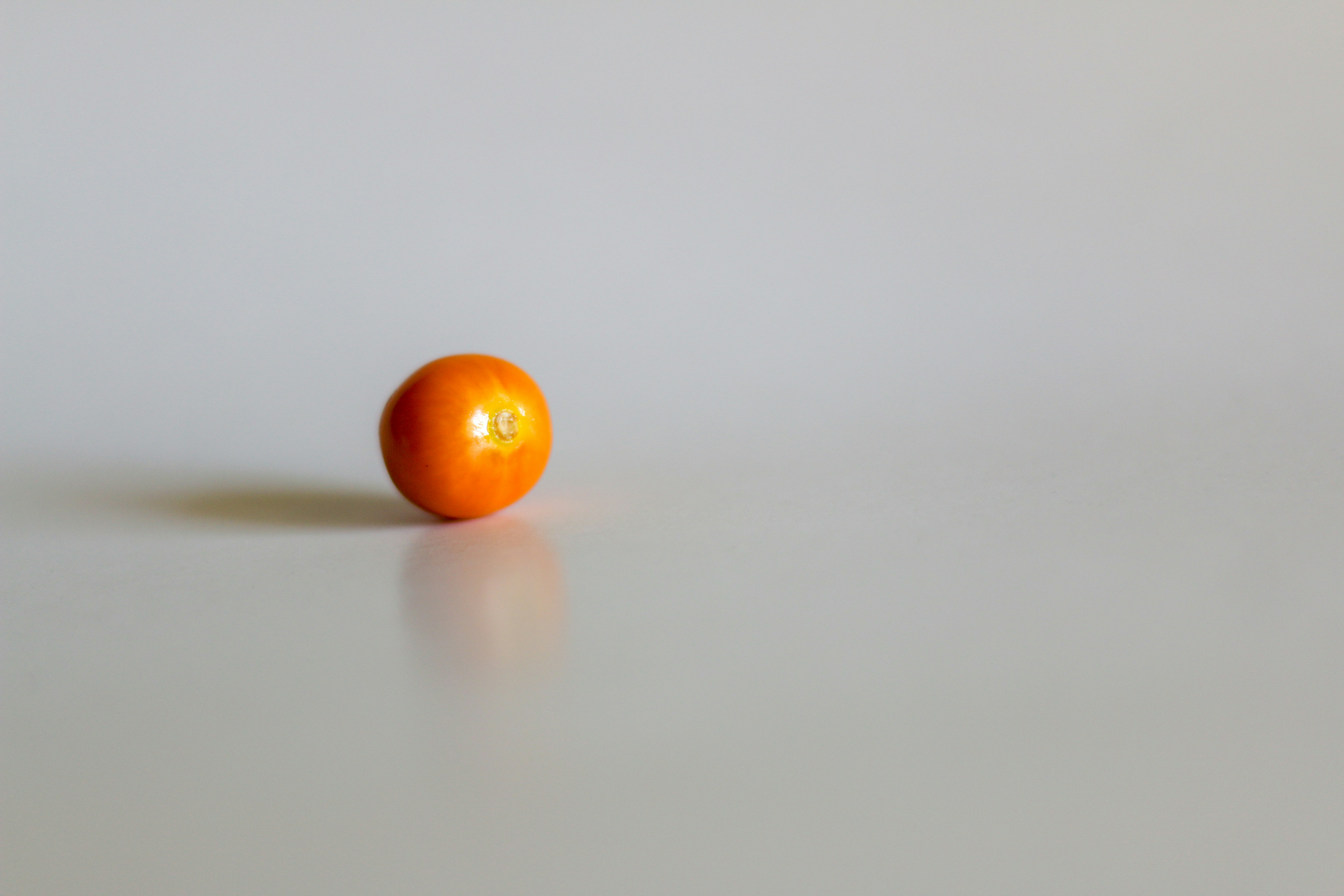 Minimalist gooseberry accent