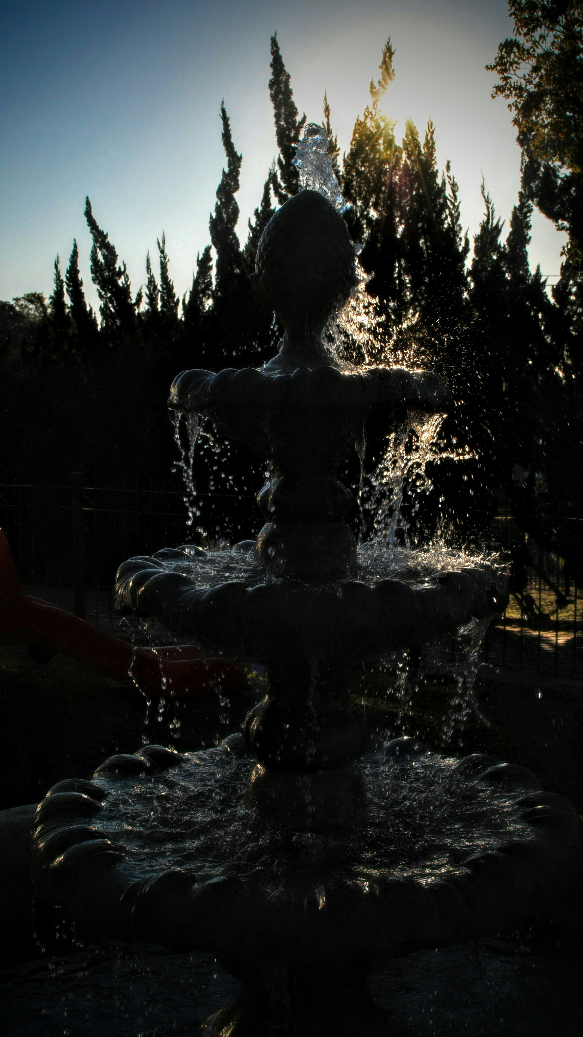 A water fountain in the middle of a park photo – Free Bento gonçalves ...