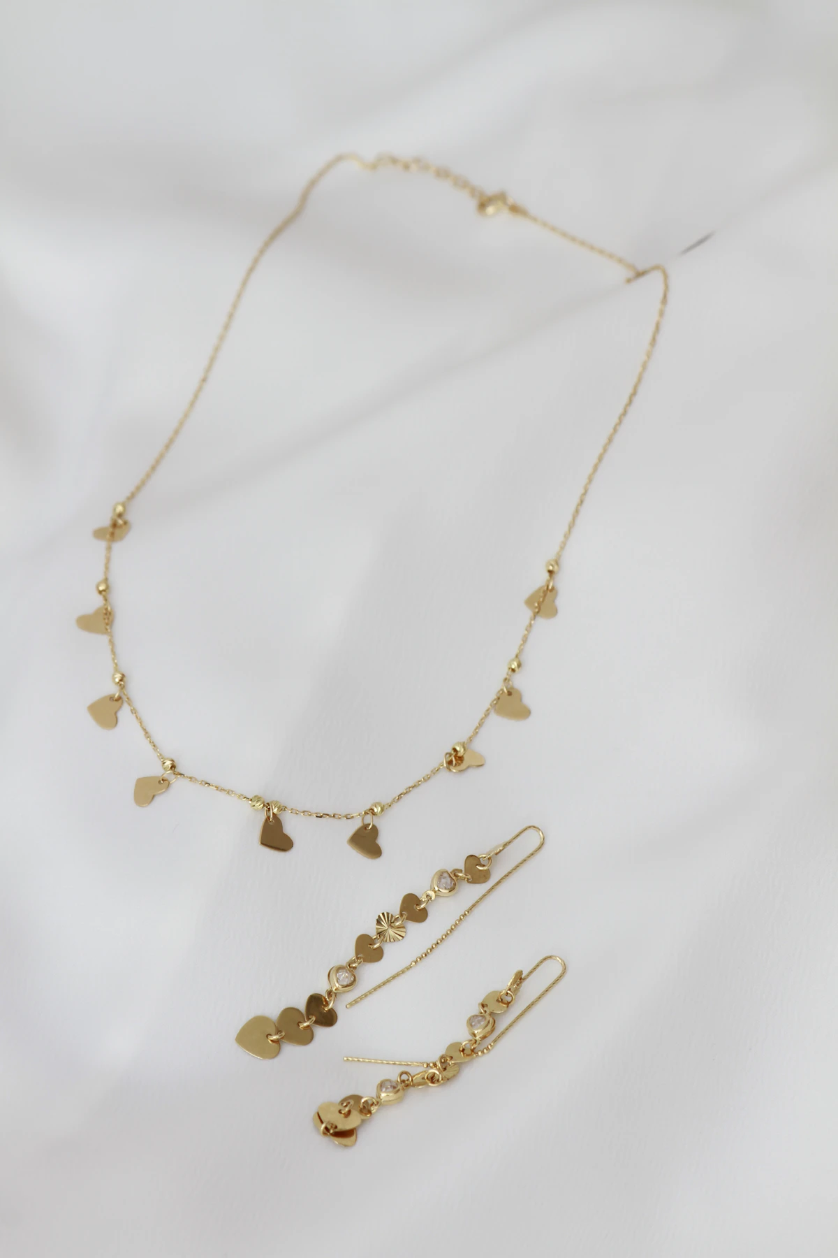 5 Jewelry Pieces That Work With Everything