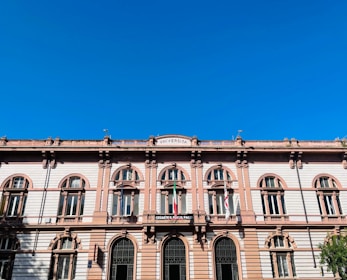 A large building with many windows and balconies
