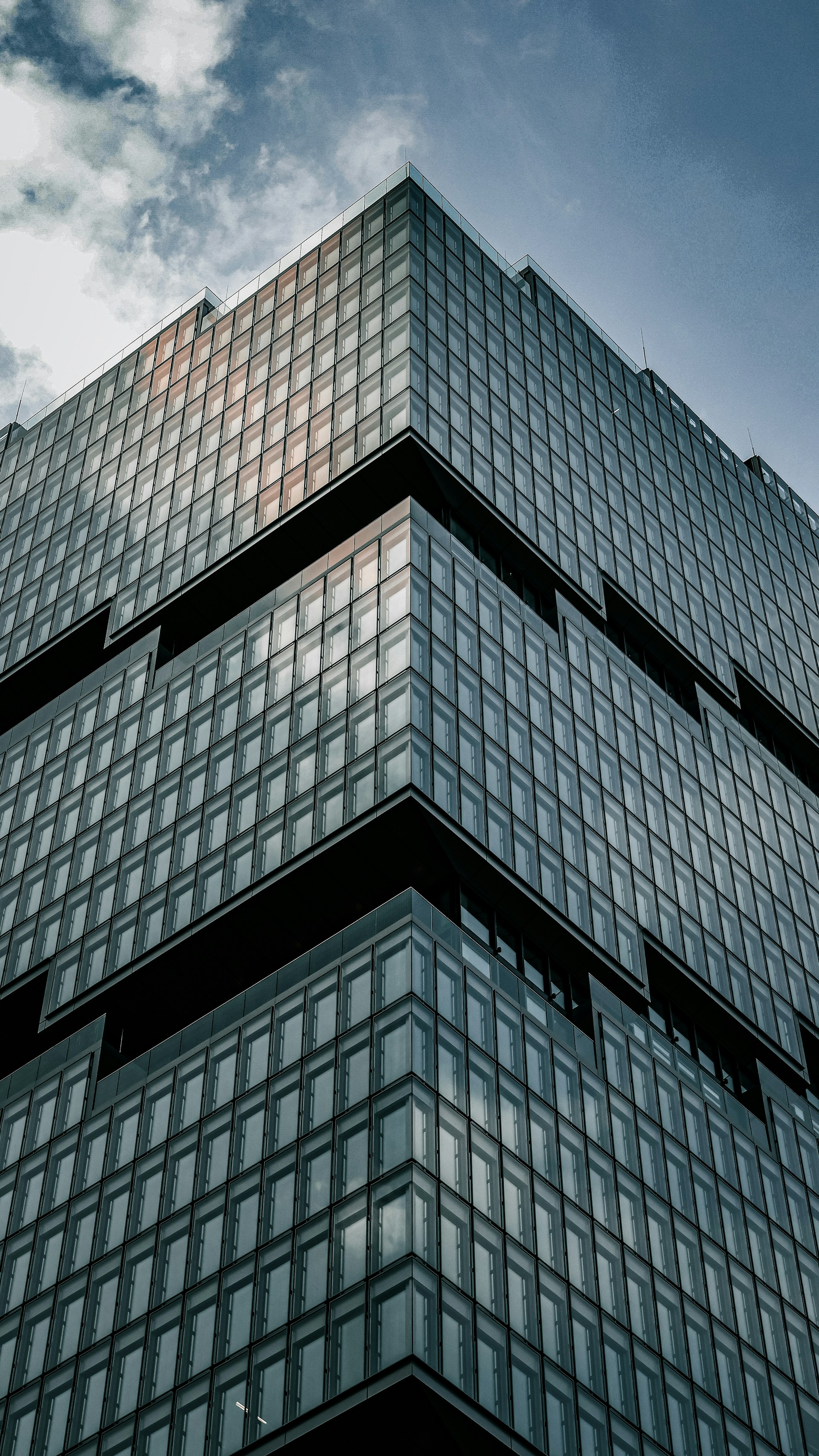 A very tall building with lots of windows