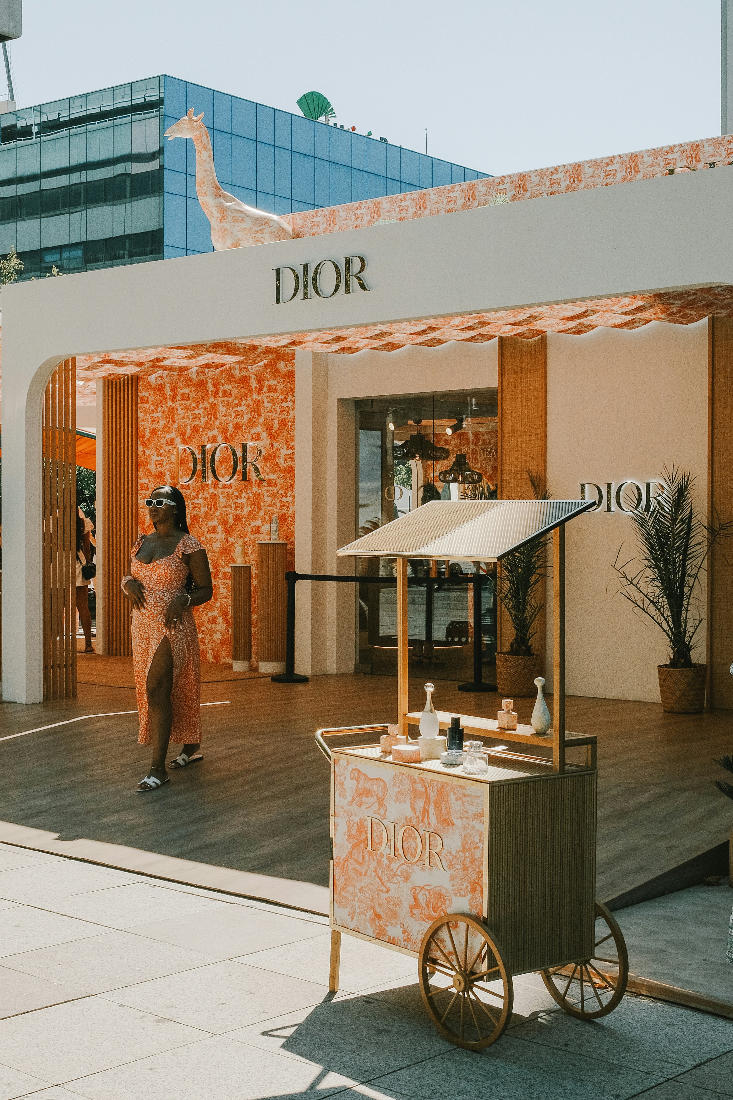 The Evolution of Collectible Showrooms in 2026: Hybrid Pop‑Ups, Staffing Models, and Privacy‑First Design