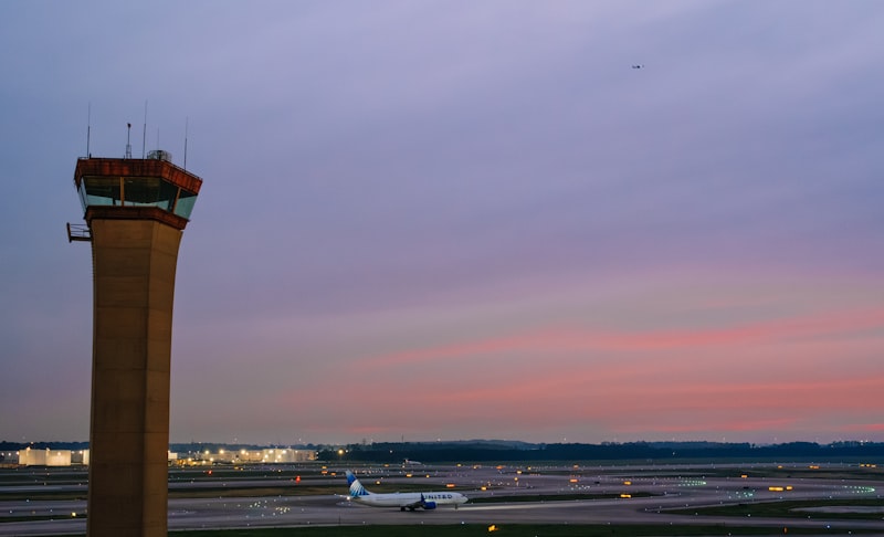 El Paso airport, airport control tower, aircraft on tarmac, US-Mexico border, airport runway