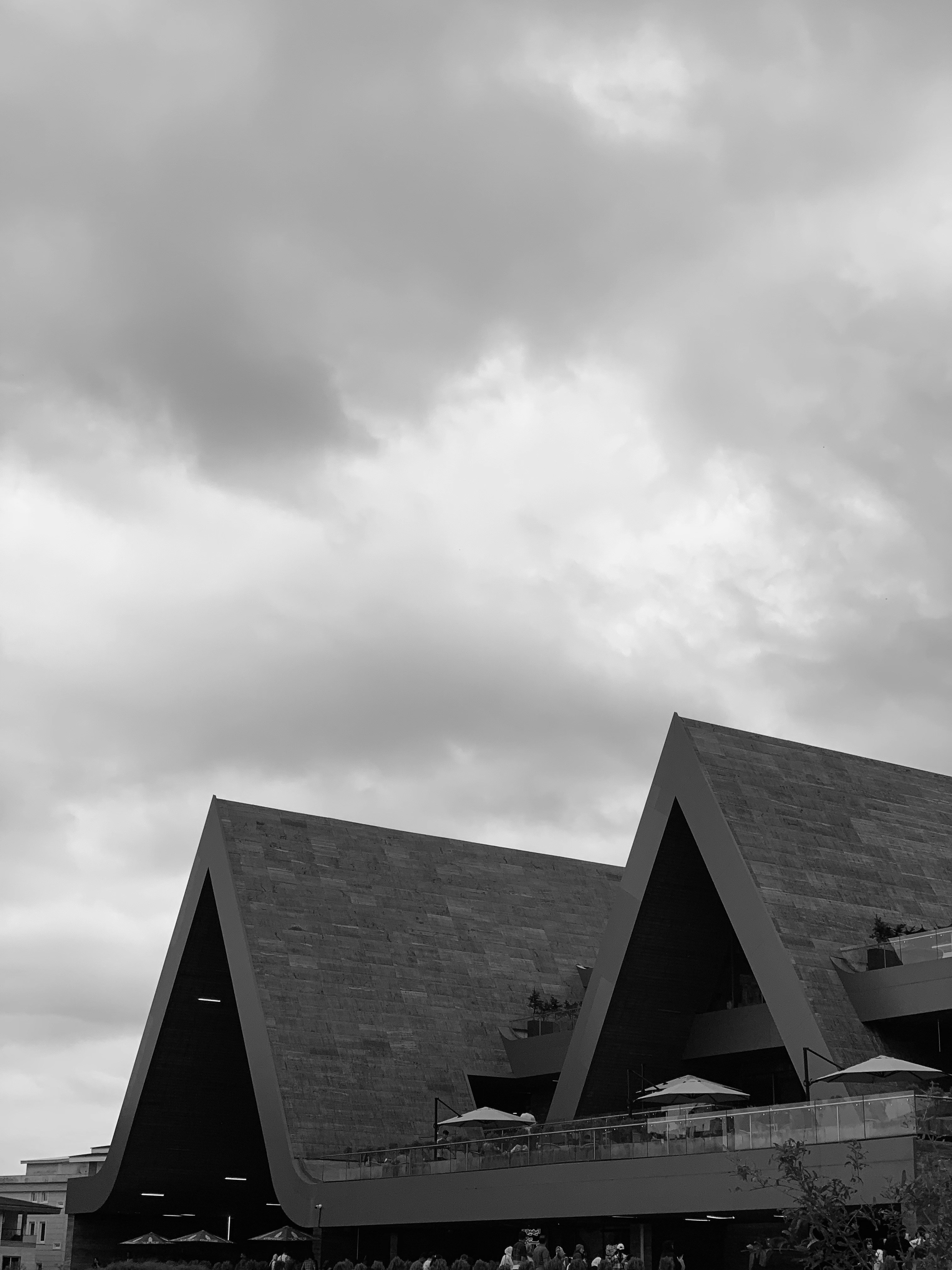 Photo by sinamombeiny