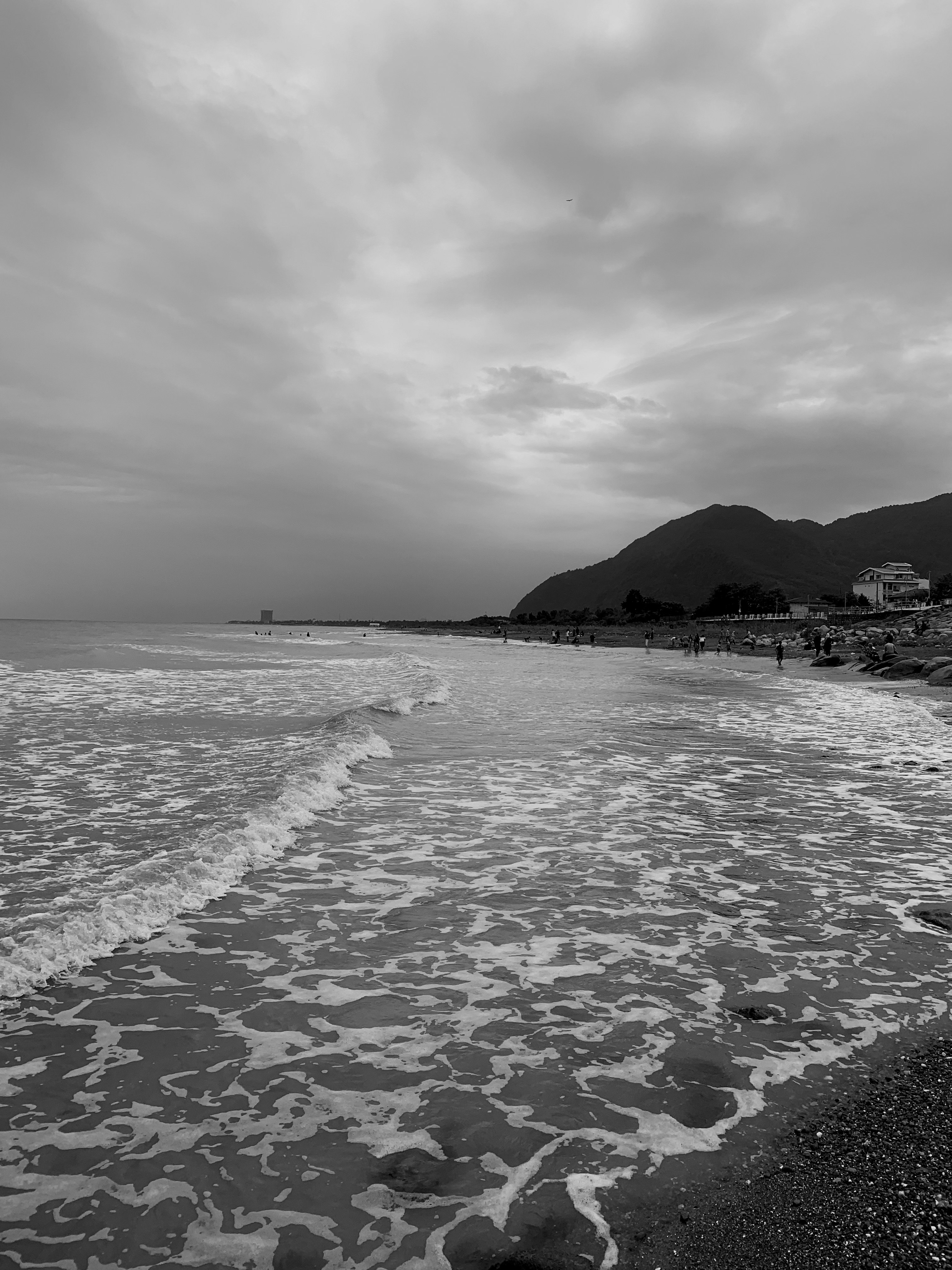 Photo by sinamombeiny