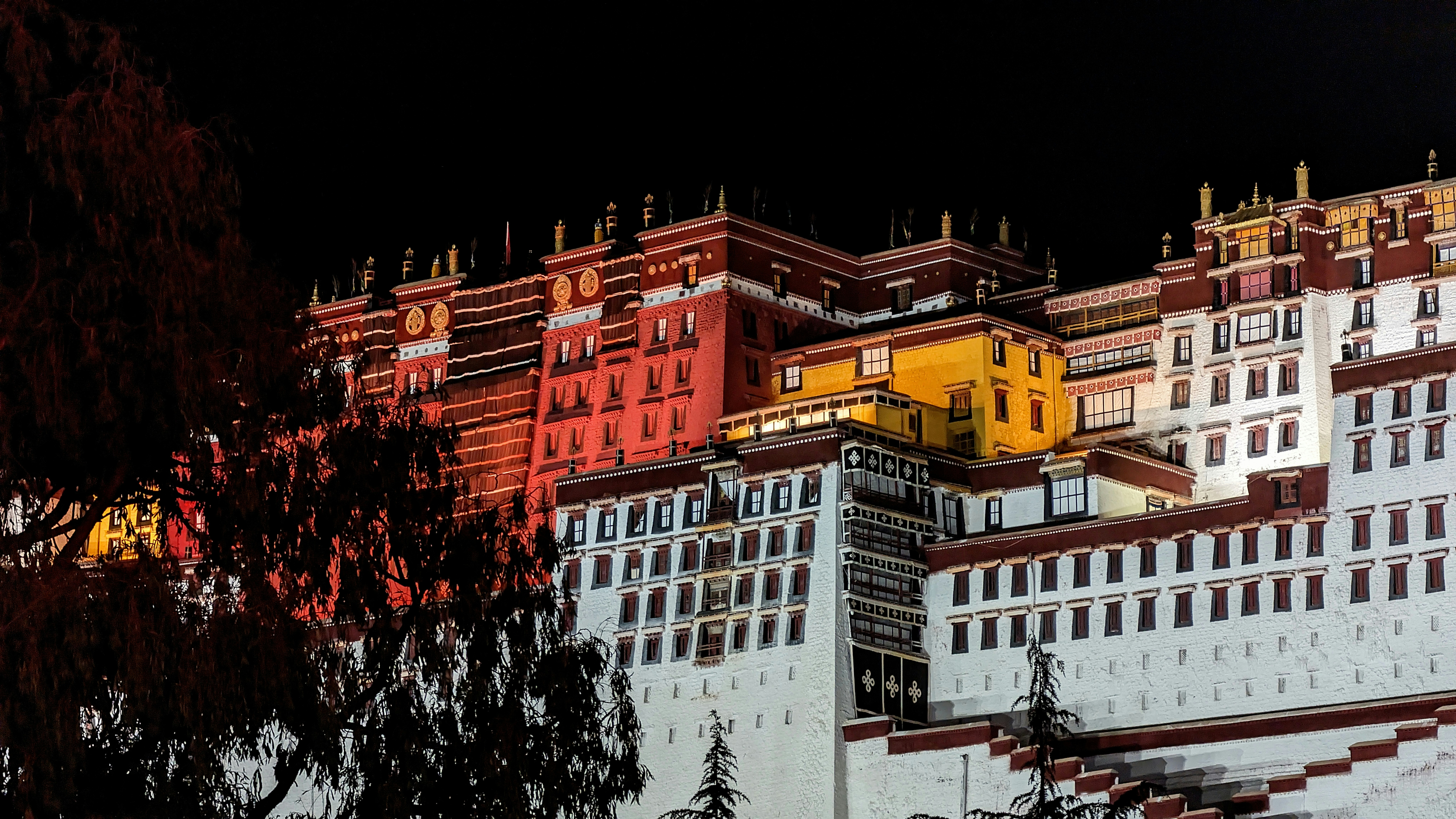 A large white building with lots of windows
