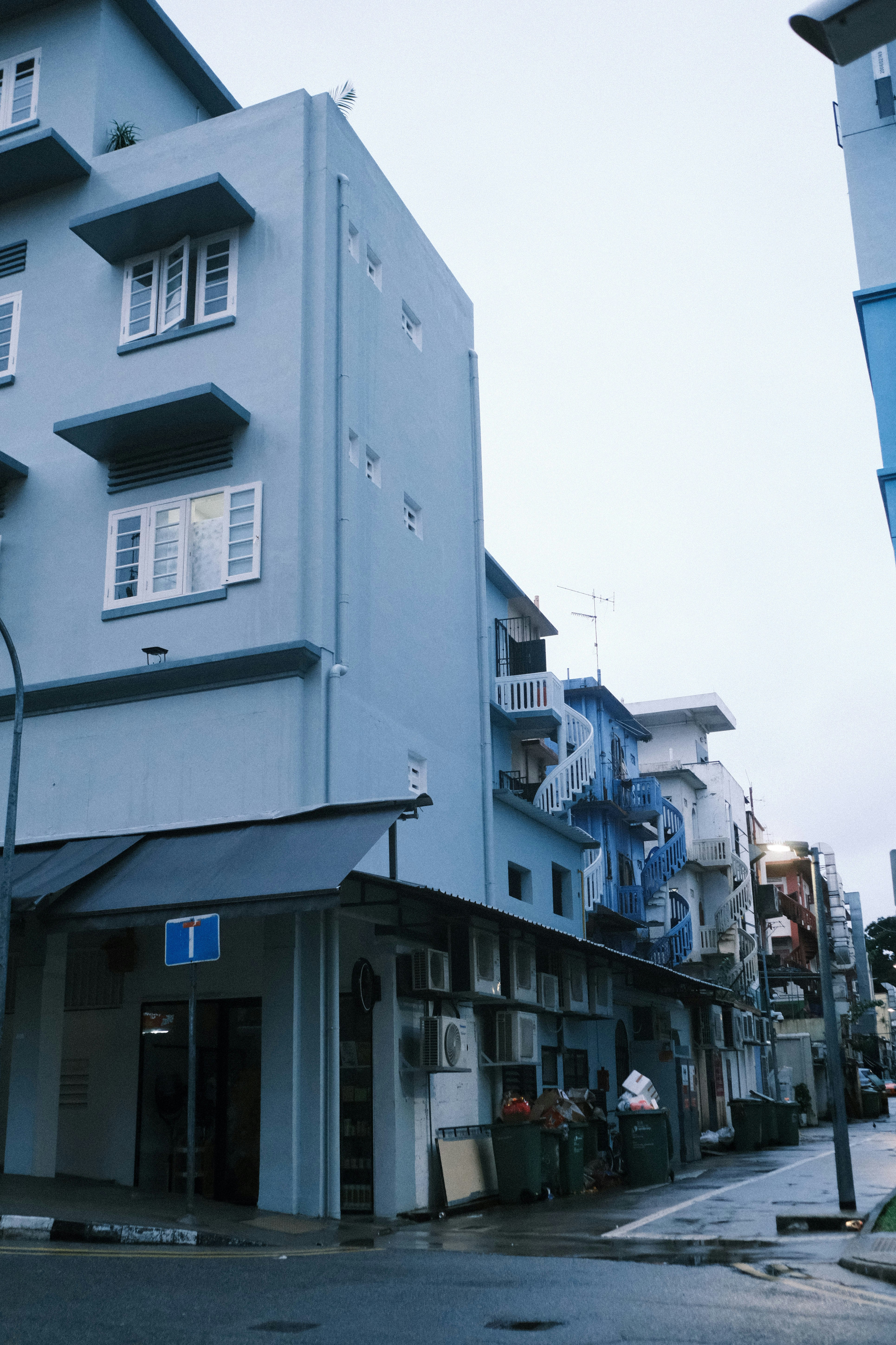 Photo by neonboiiz
