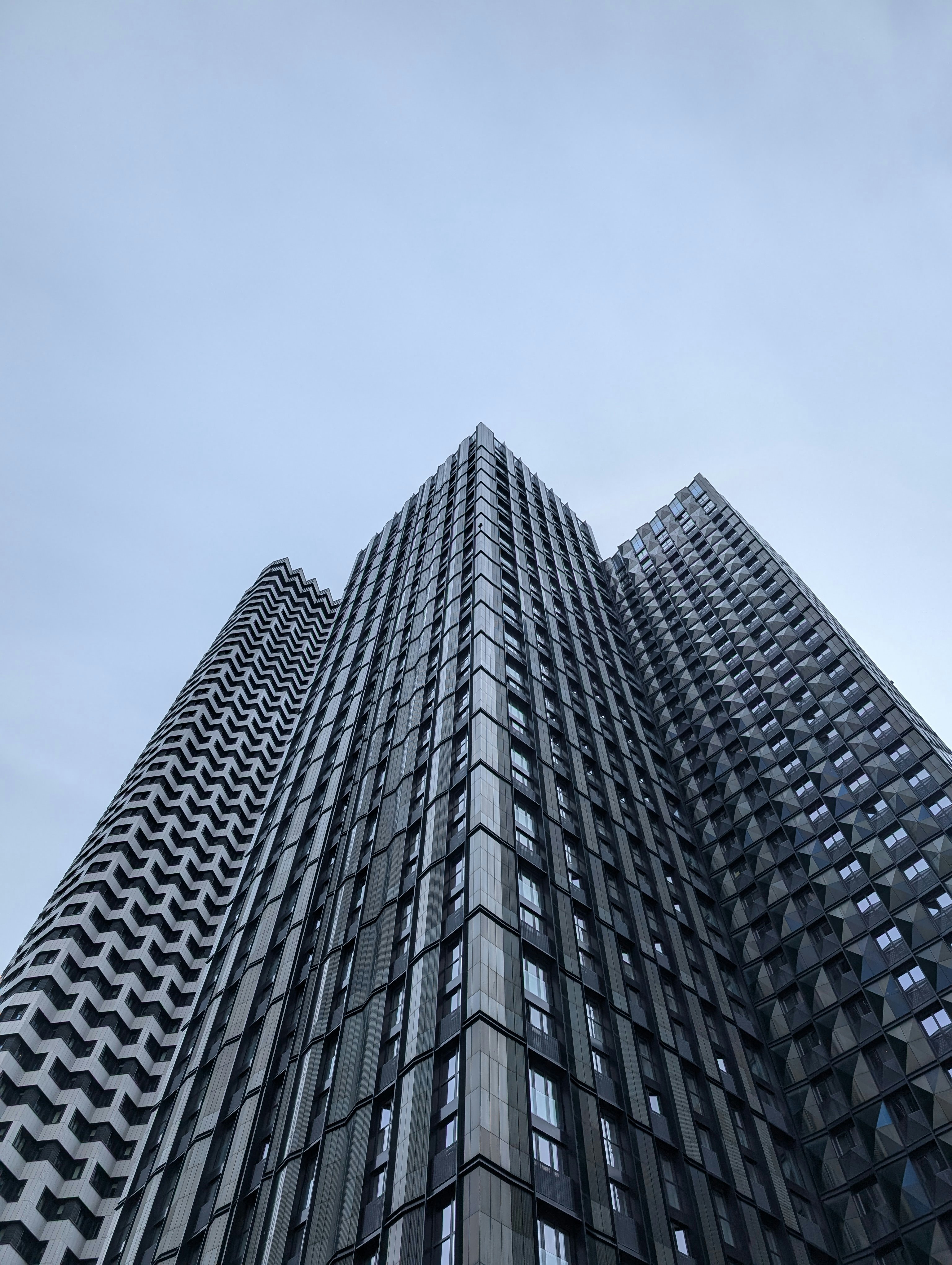 A very tall building with a lot of windows