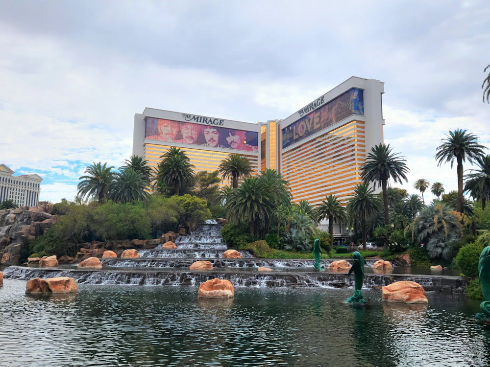 Riviera Reels Casino Hotel entrance