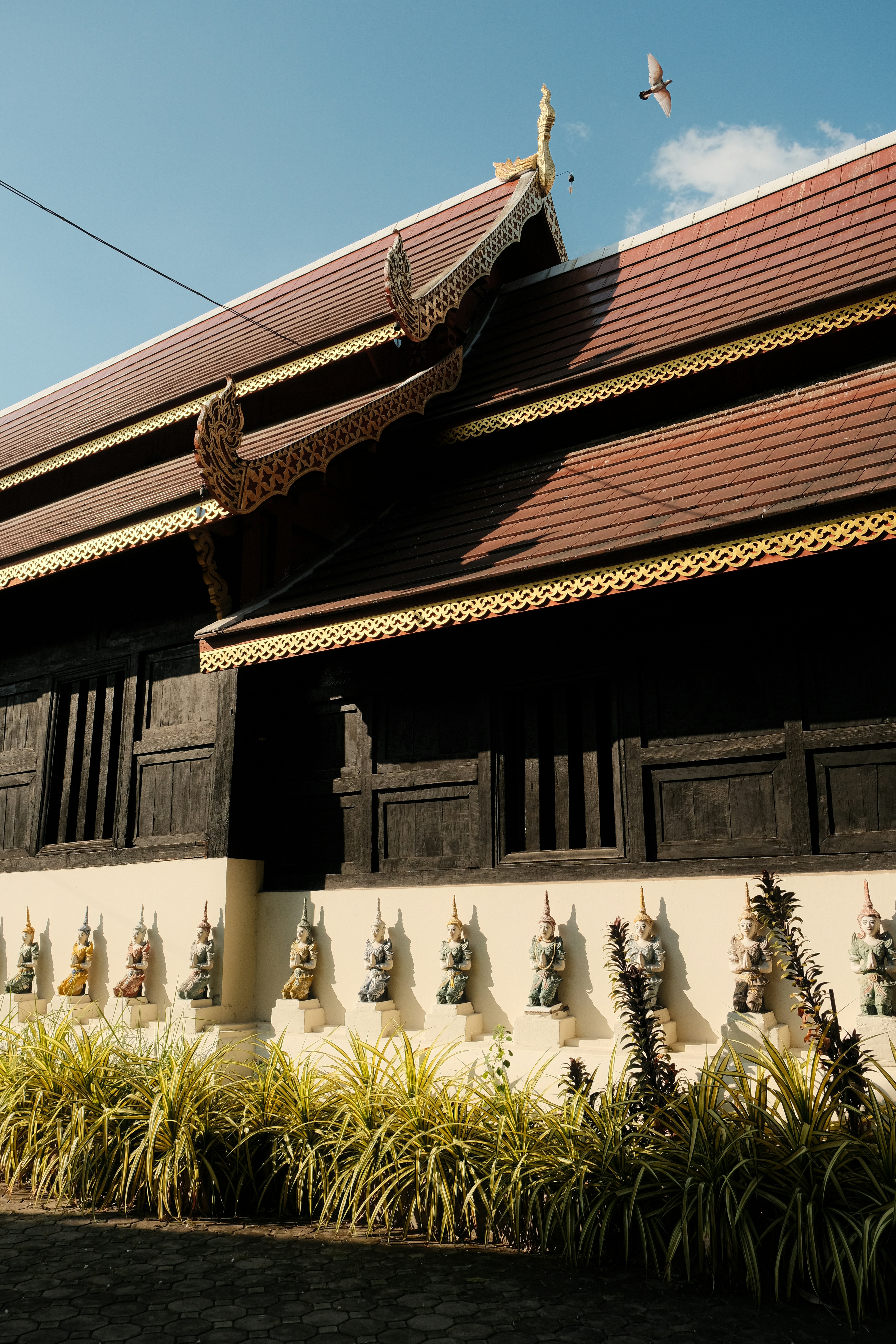 A building that has a lot of windows on it