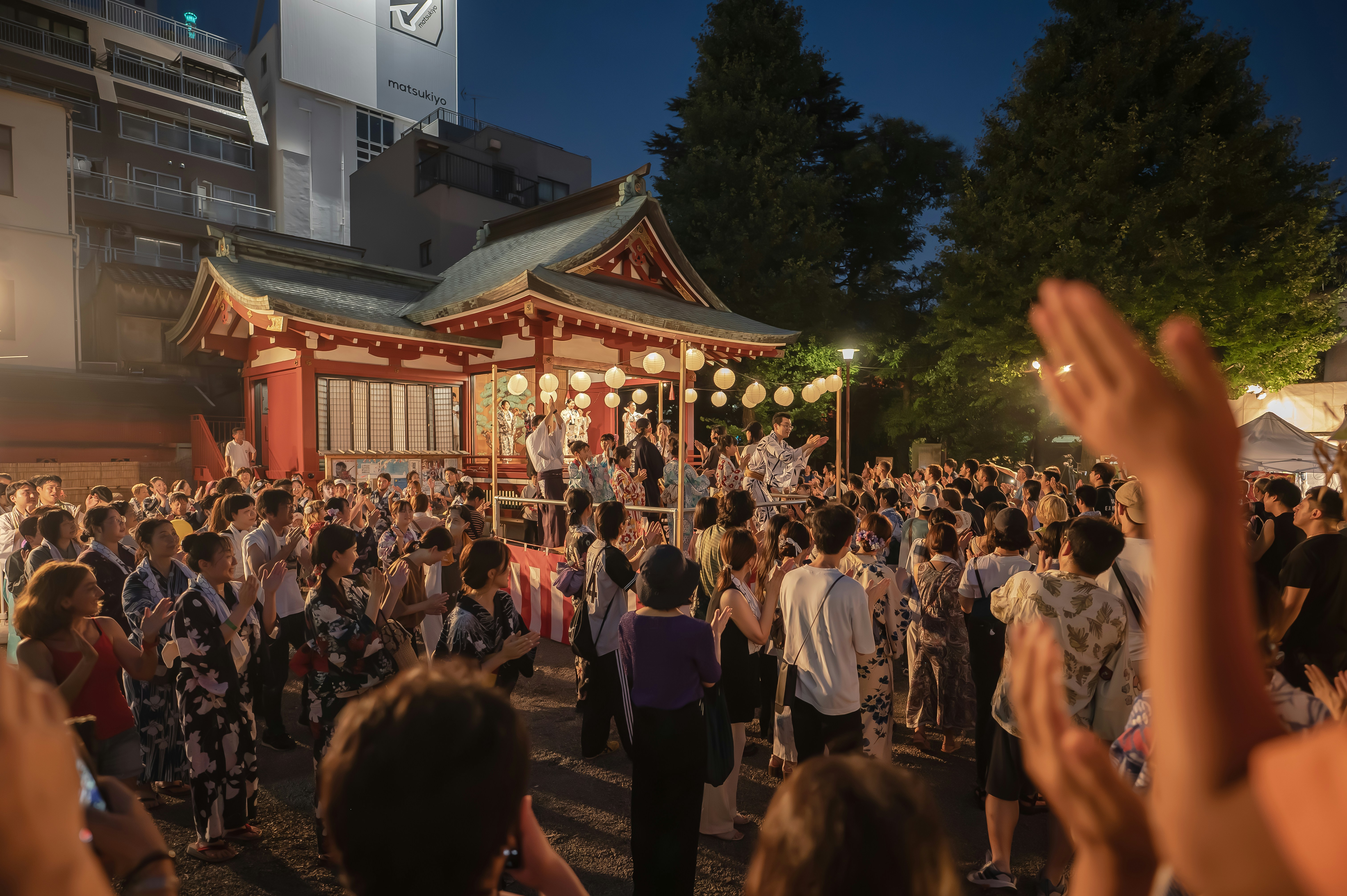 Massive crowd queuing at Meiji Jingu Shrine for Hatsumode, night time