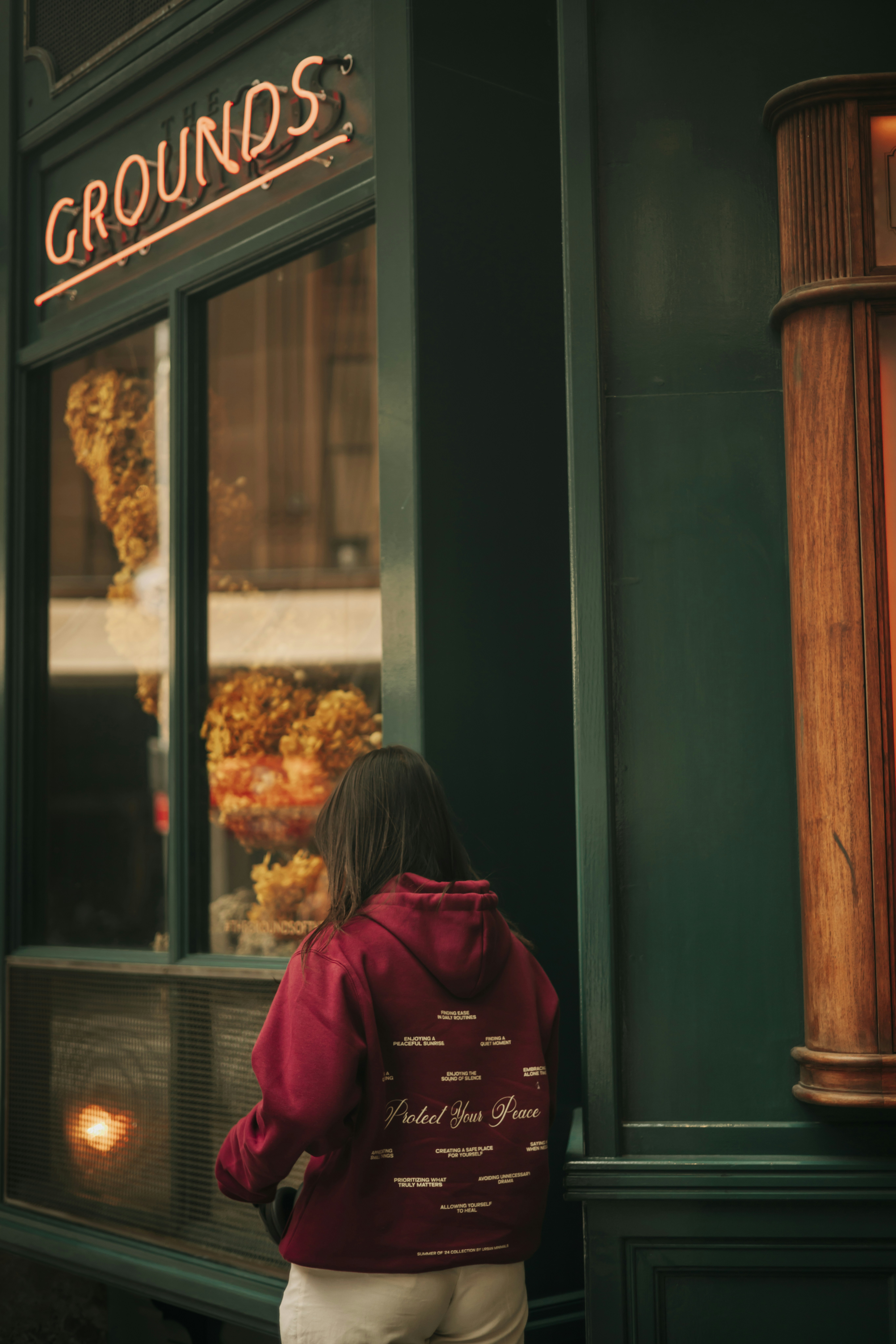 black and white bed linen