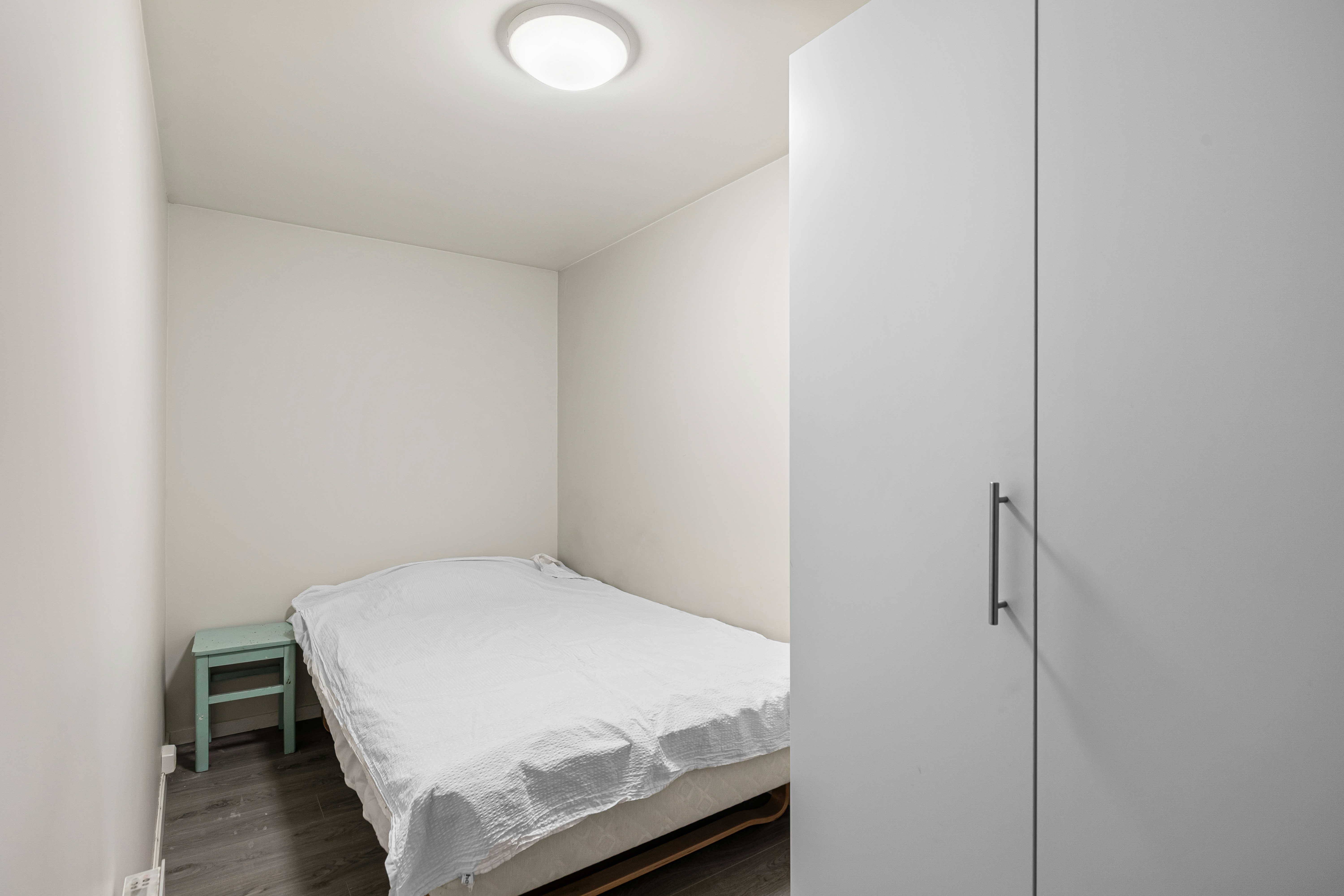 comfortable, private room in a rehab facility - 30 day inpatient rehab programs maryland