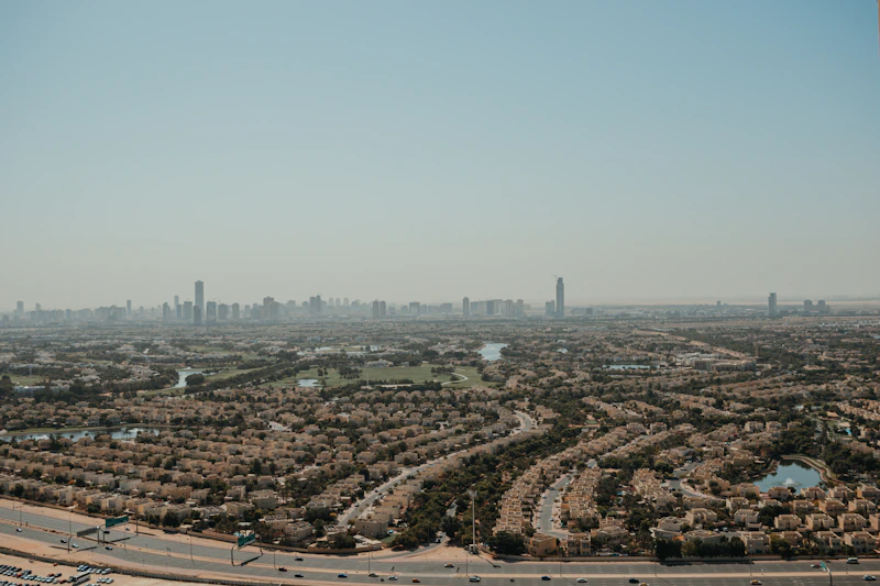 إيجابيات وسلبيات العيش في المدينة الدولية بدبي
