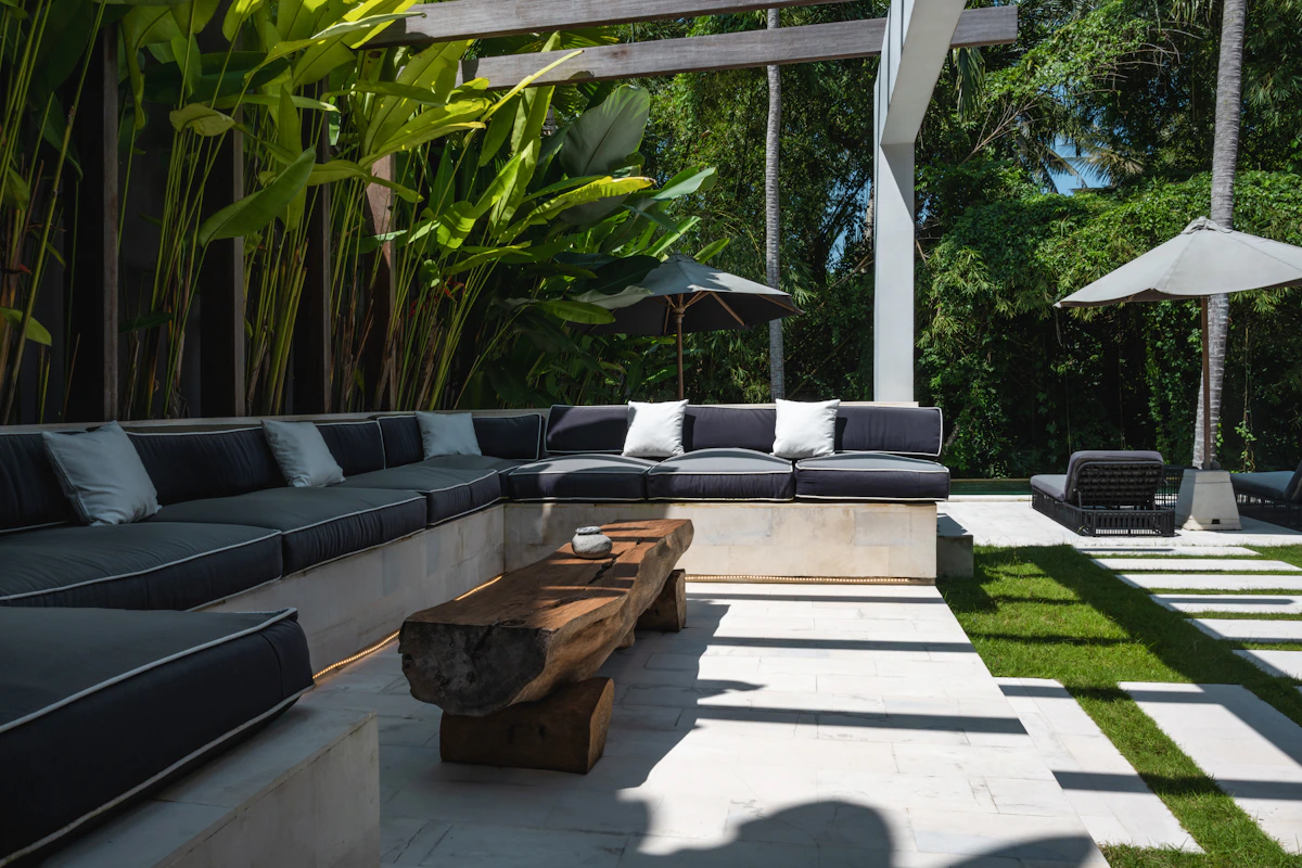 Outdoor living area arranged for conversation