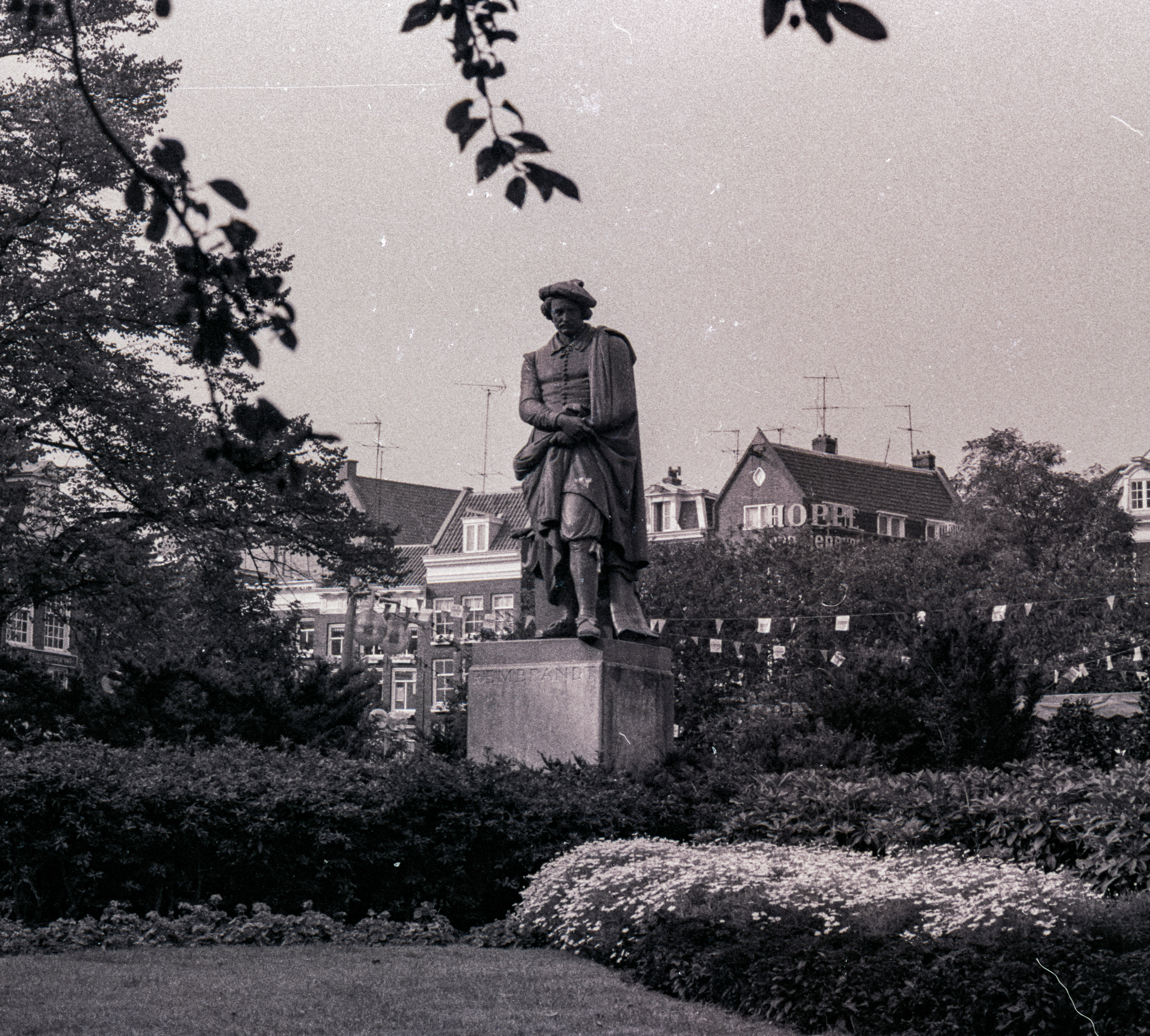 Photo of the statue of Rembrandt, Rembrandtplein in Amsterdam around 1982