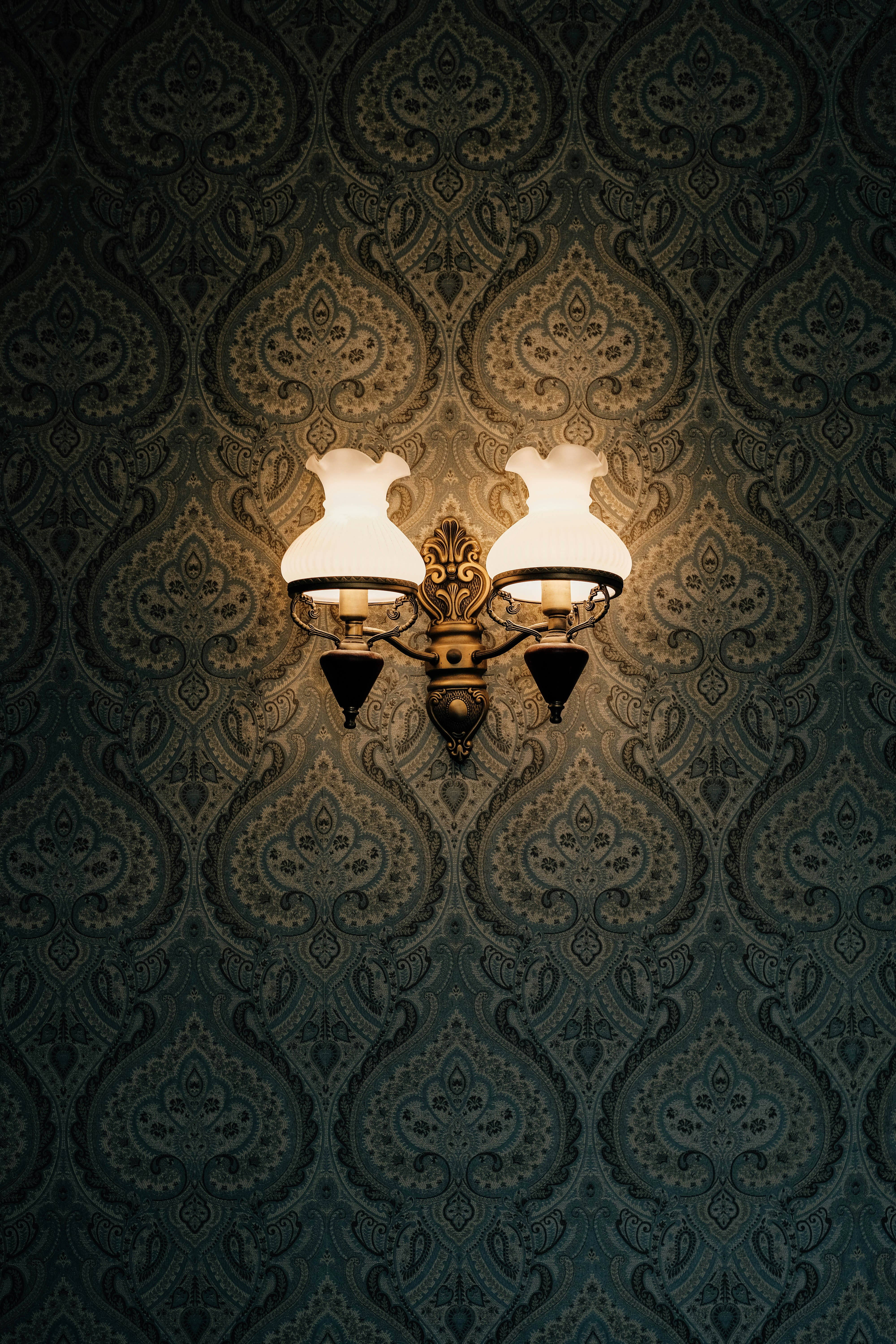 Slovakia and Hungary Halt Transit of Russian Lukoil Oil Due to Ukrainian Sanctions: Implications and Future Prospects