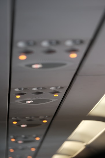A view of the ceiling of an airplane