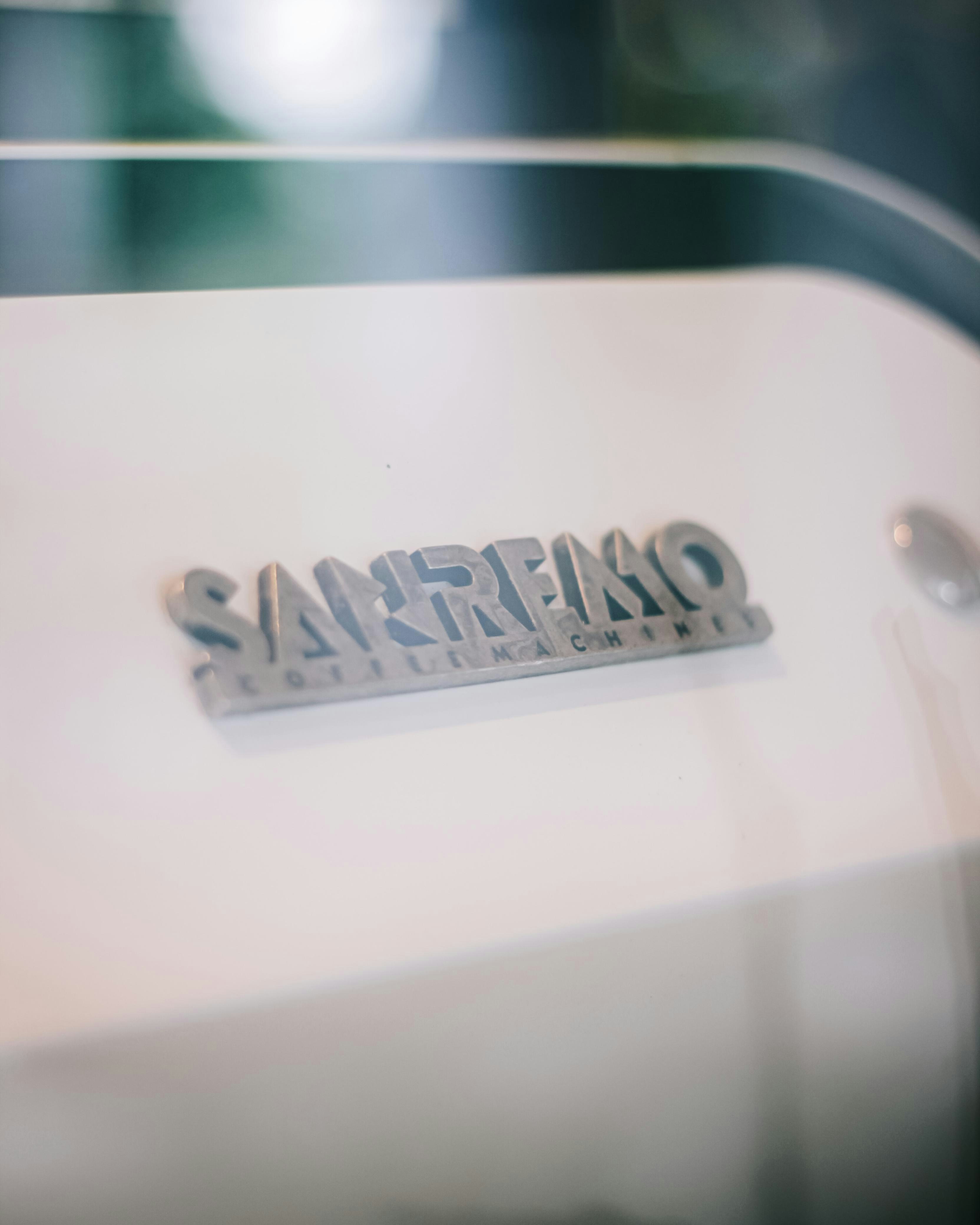 A close up of the name of a car