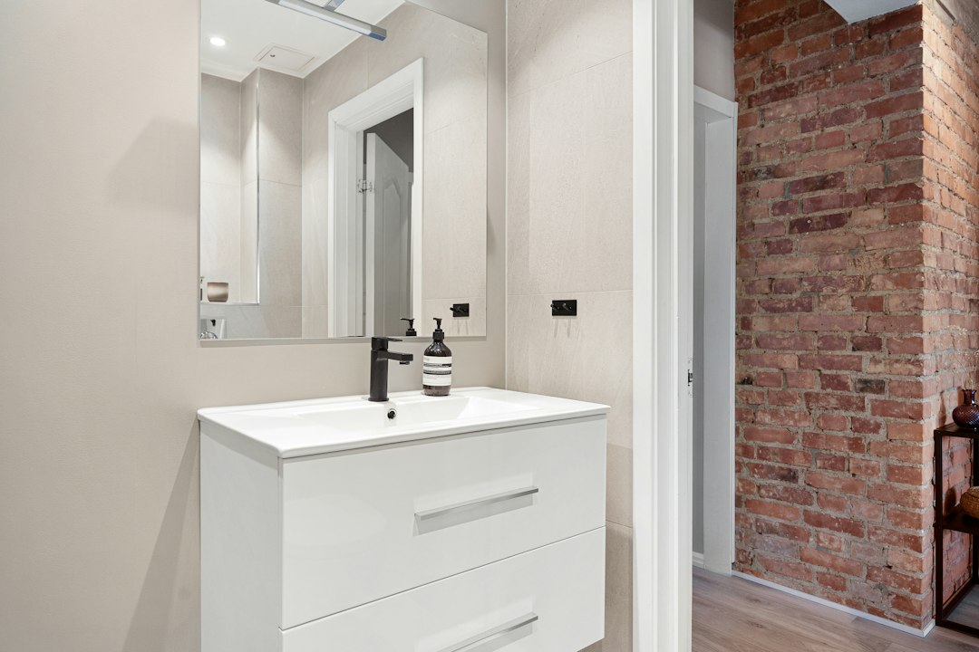 bathroom vanity unit