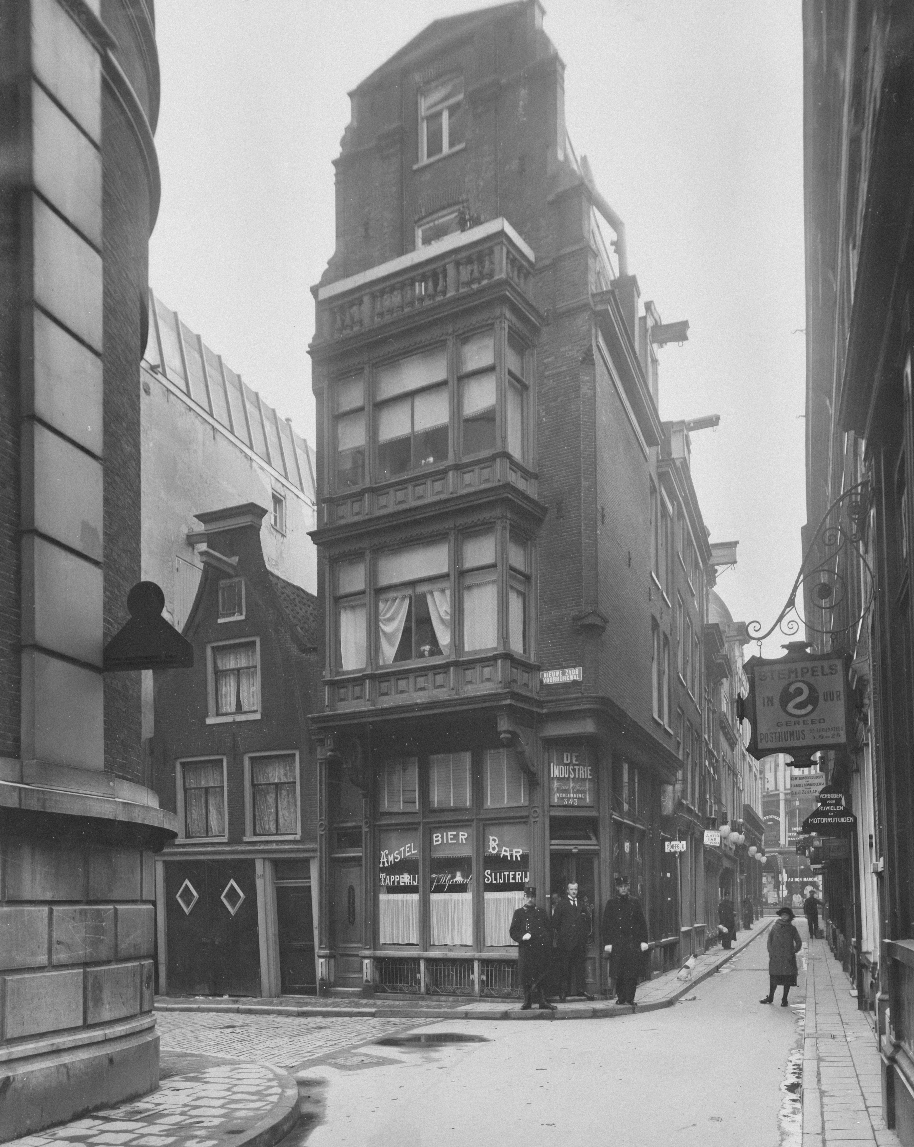 Photo by amsterdamcityarchives