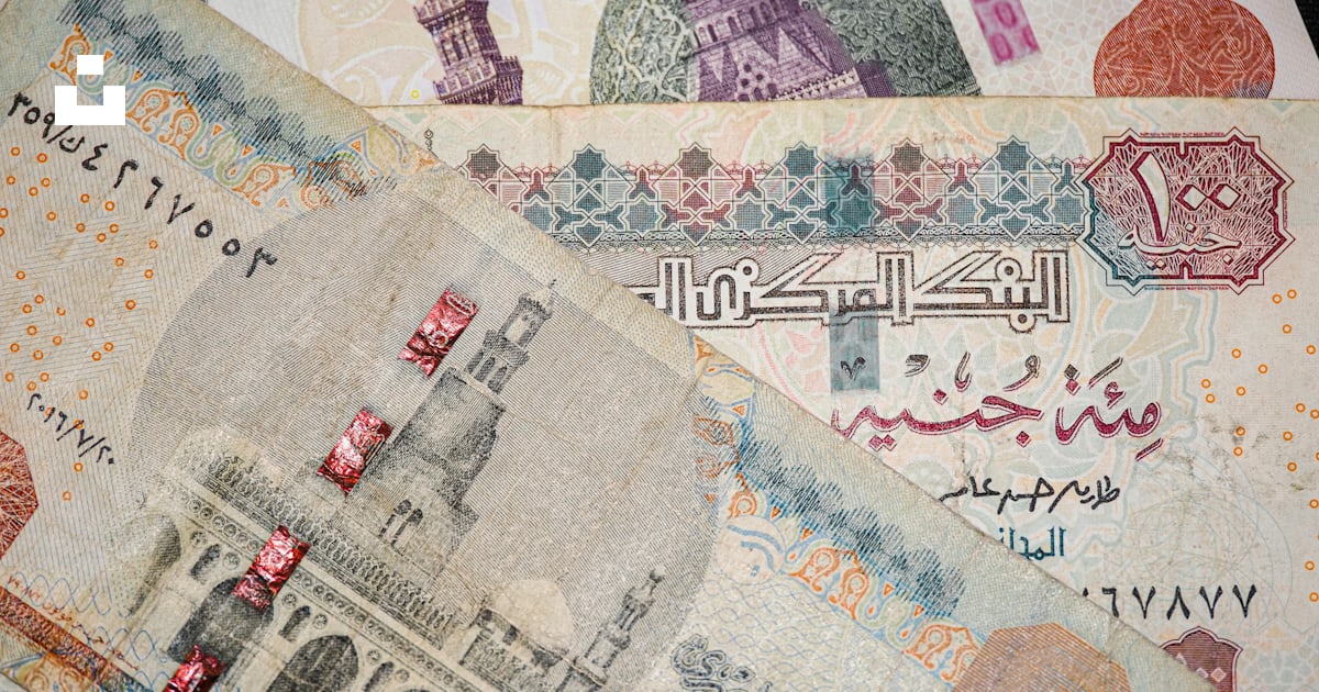 A close up of two different bank notes photo – Free Travel Image on ...