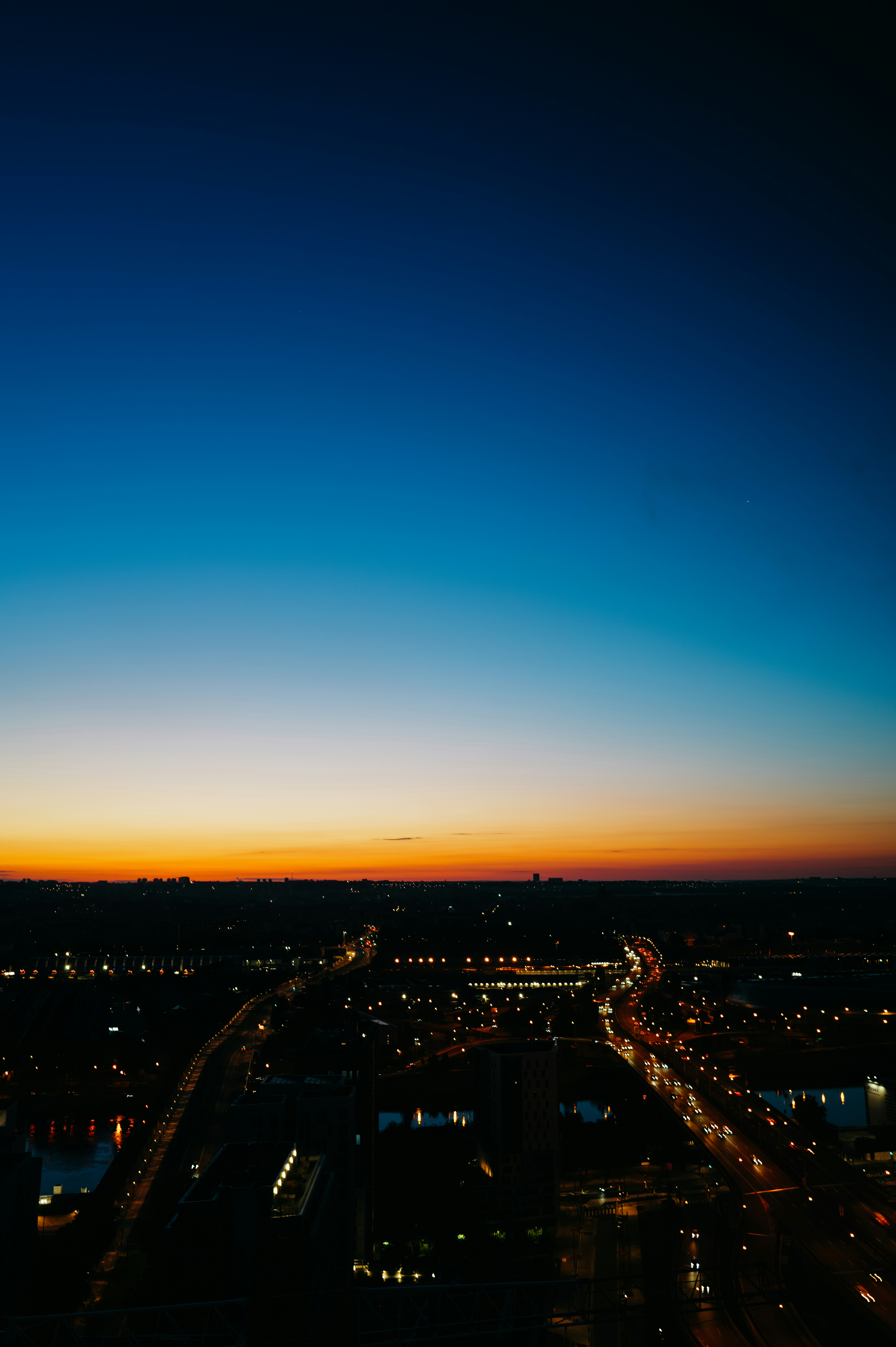 Photo by adrienolichon