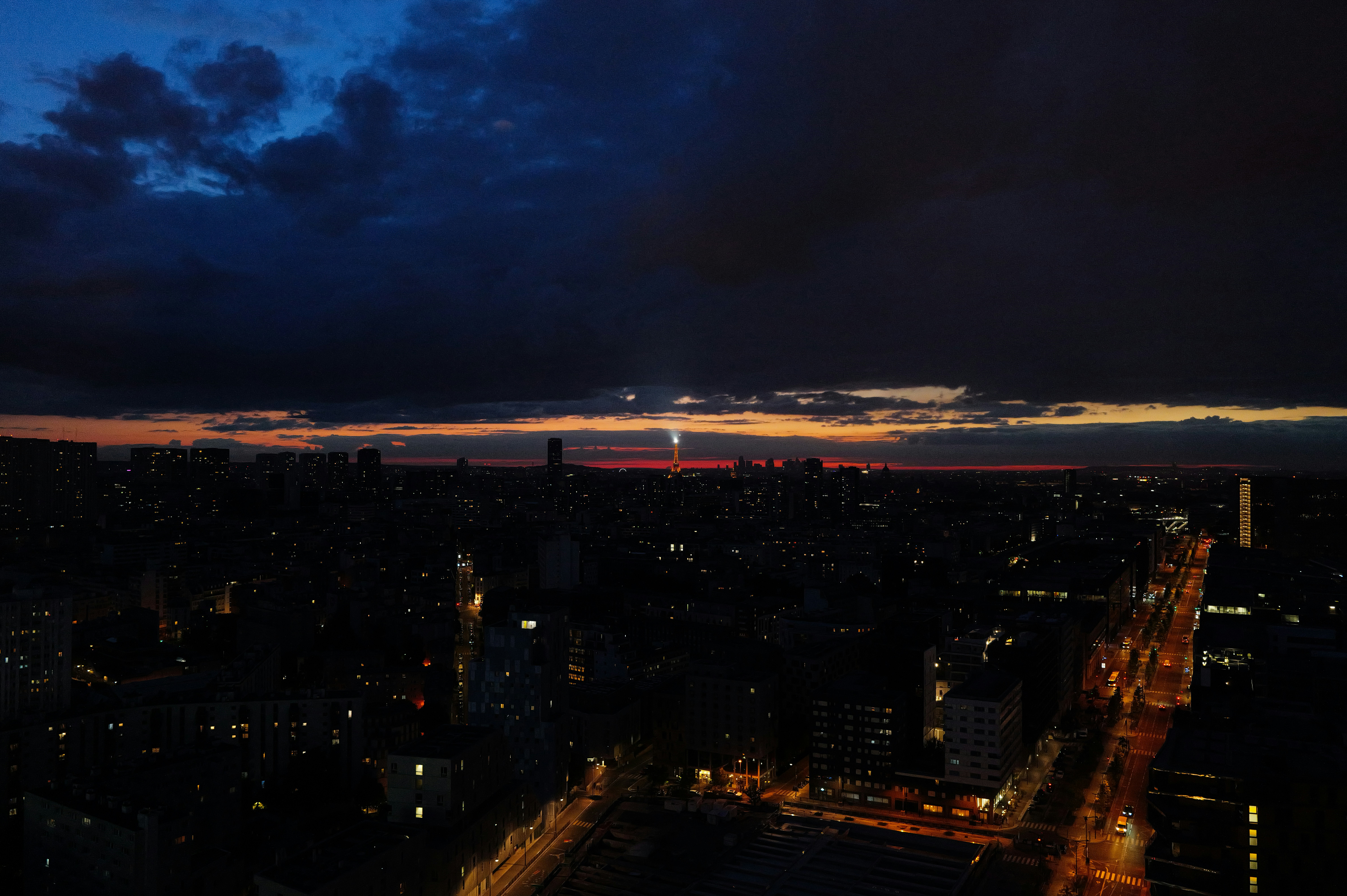 Photo by adrienolichon