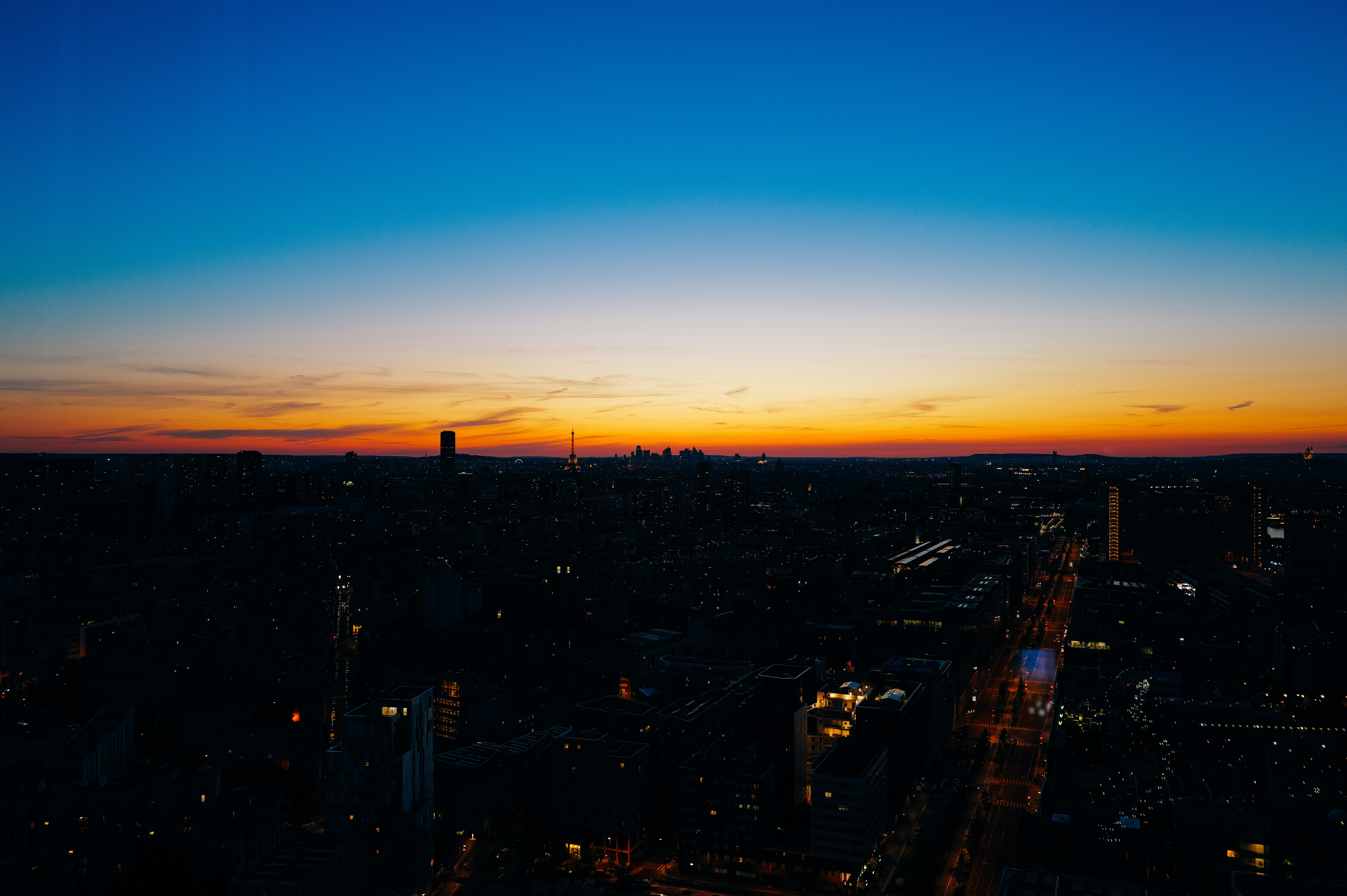 Photo by adrienolichon