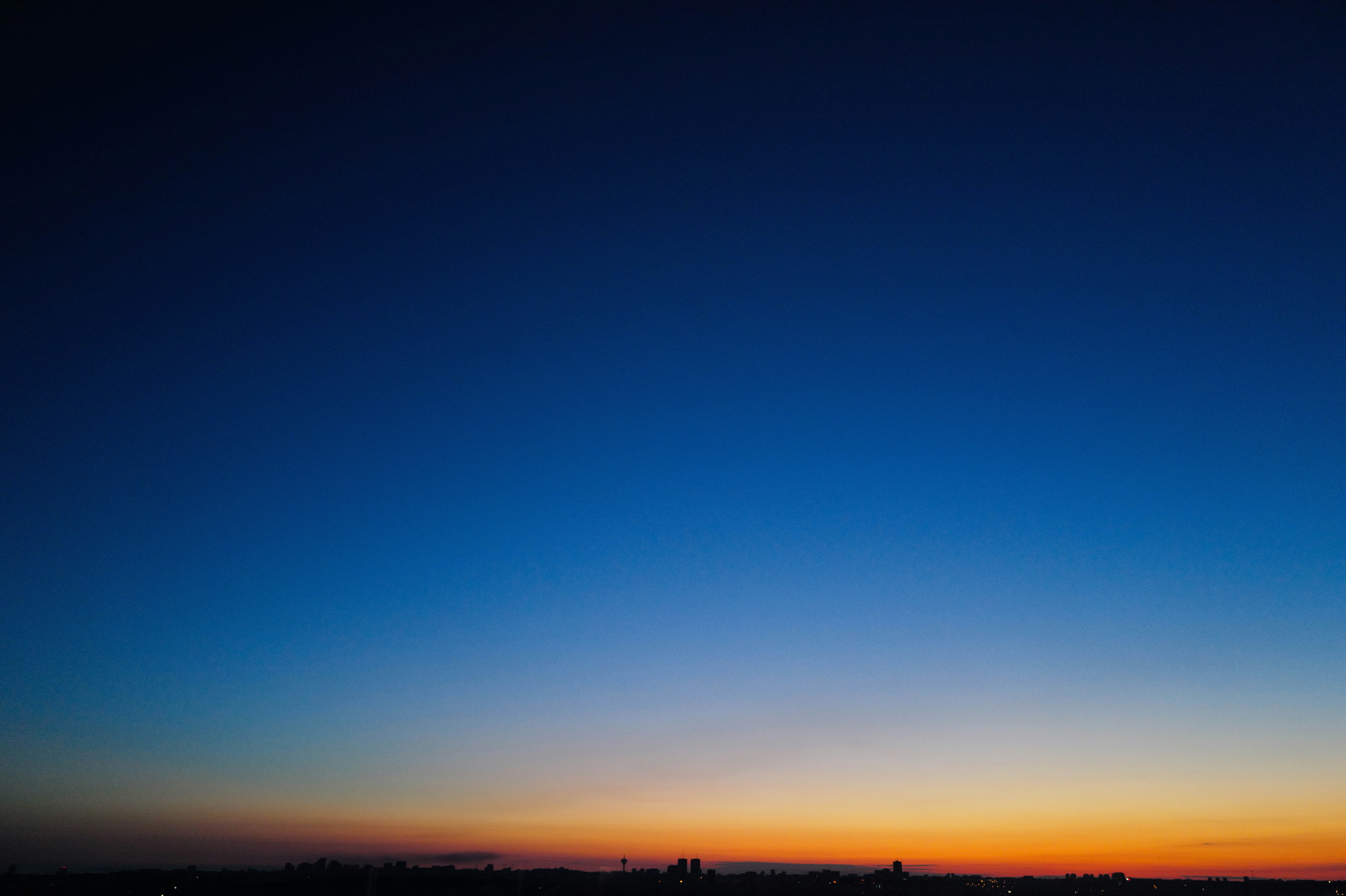 Photo by adrienolichon