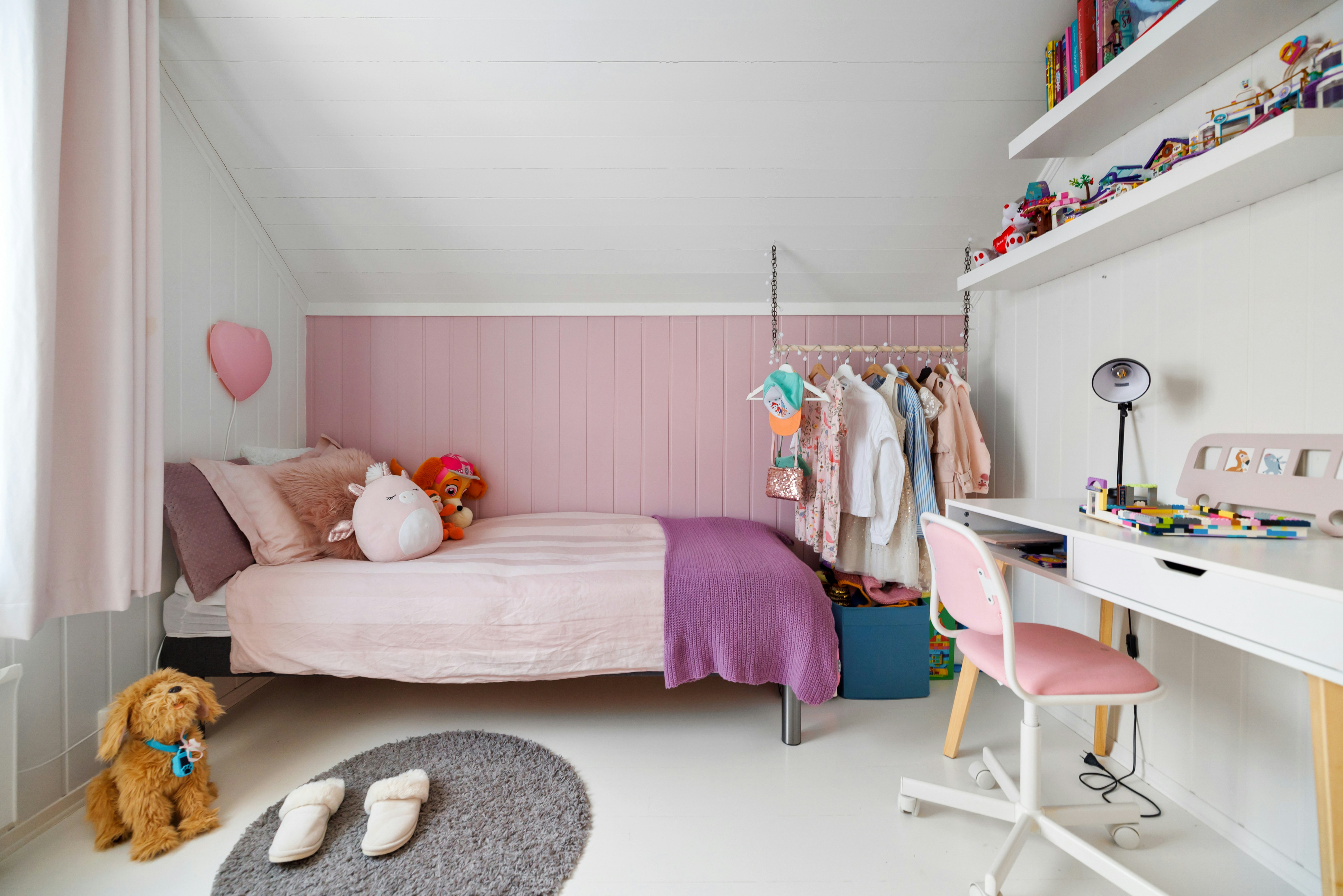 Cozy kids bedroom