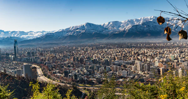 Santiago com pôr do sol nos Andes, saindo de Navegantes