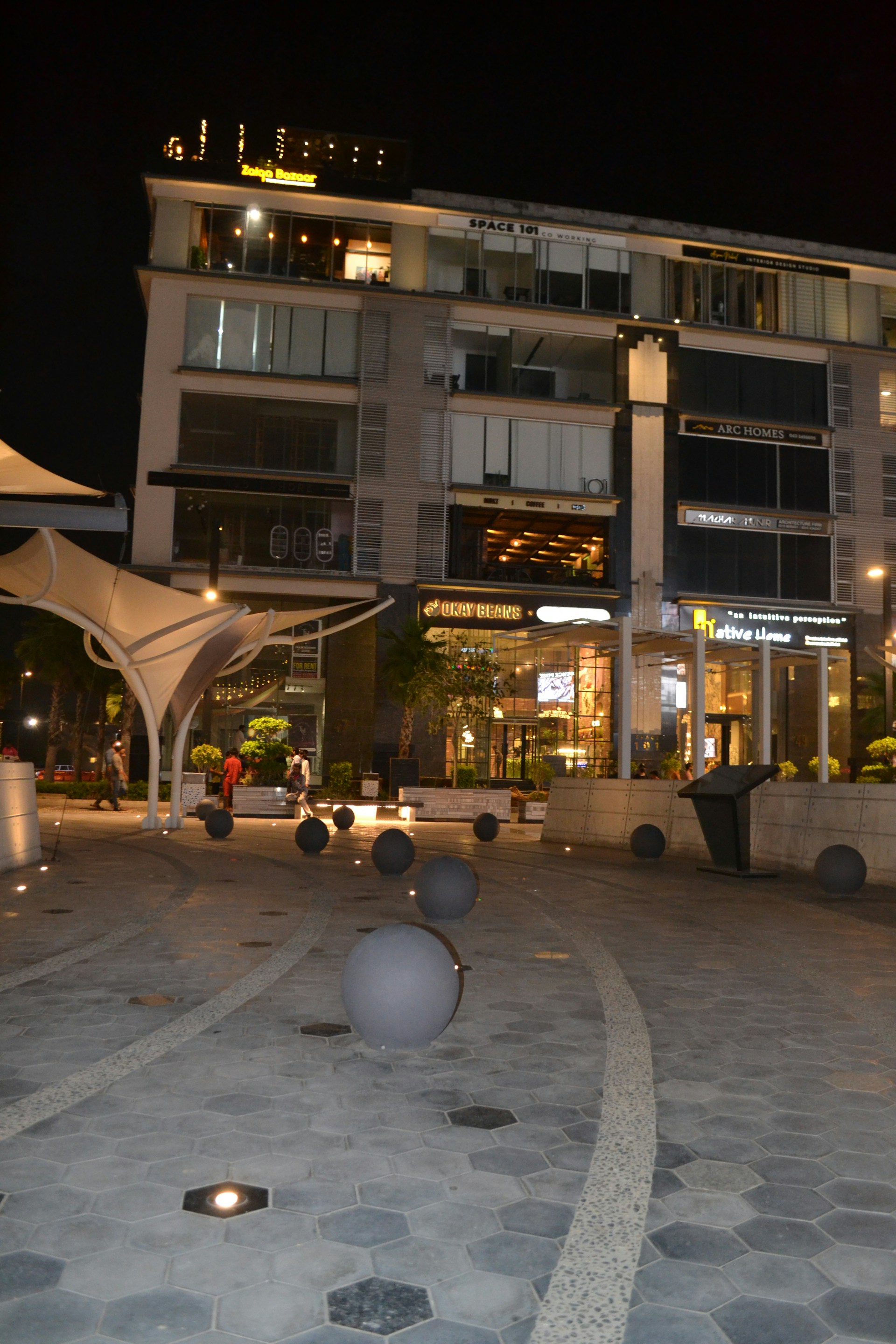 A building that has a lot of lights on it