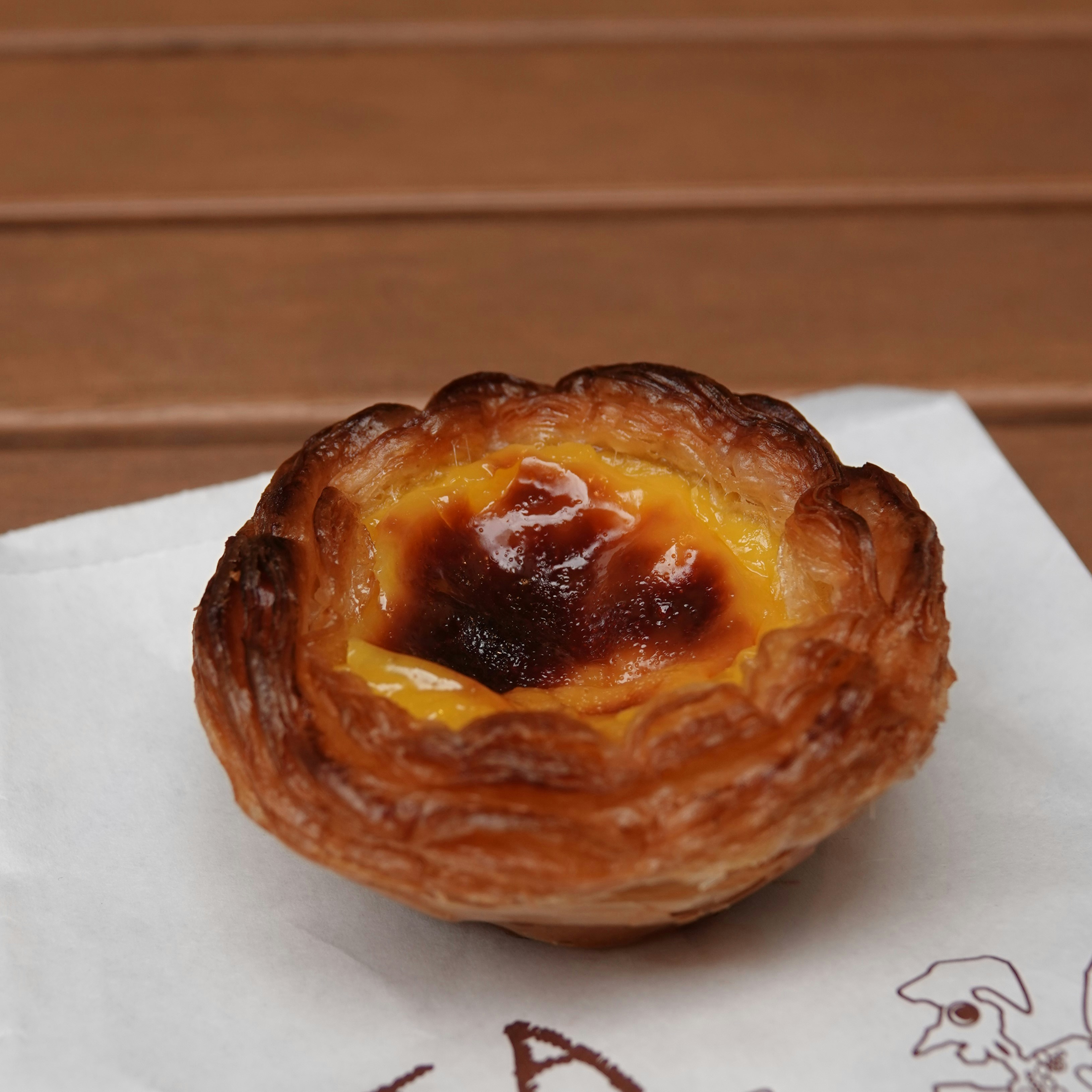 A pastry sitting on top of a napkin