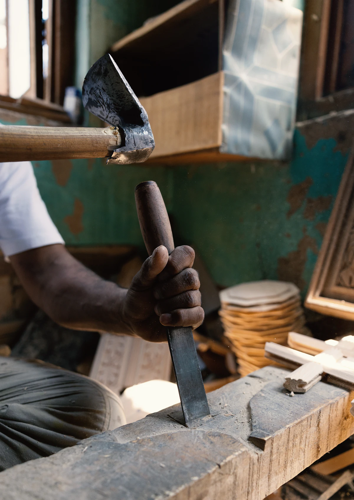 Dressing Sur-Mesure en Acajou — Cotonou, Bénin